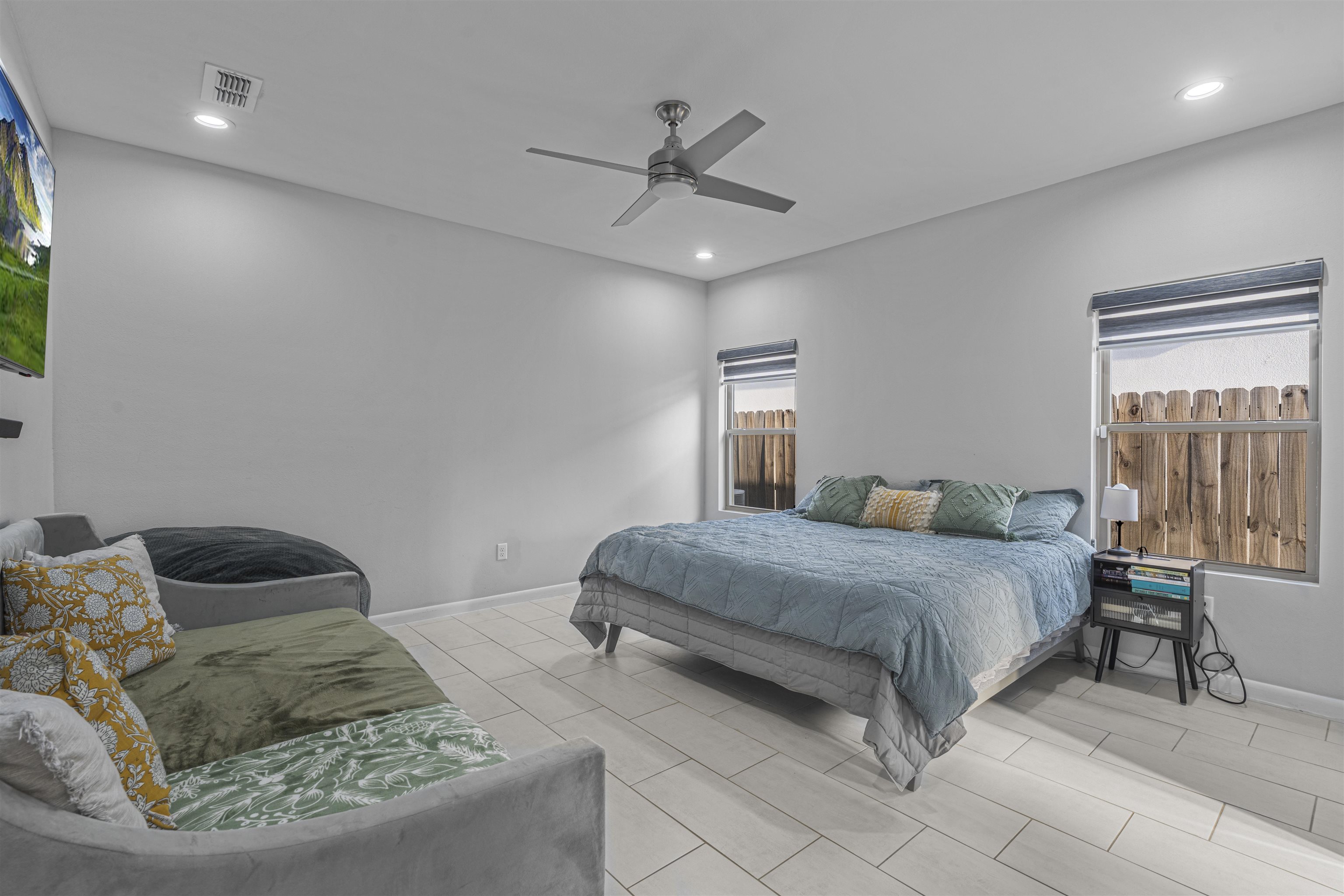 1414 El Caporal Dr. Property Photo 13