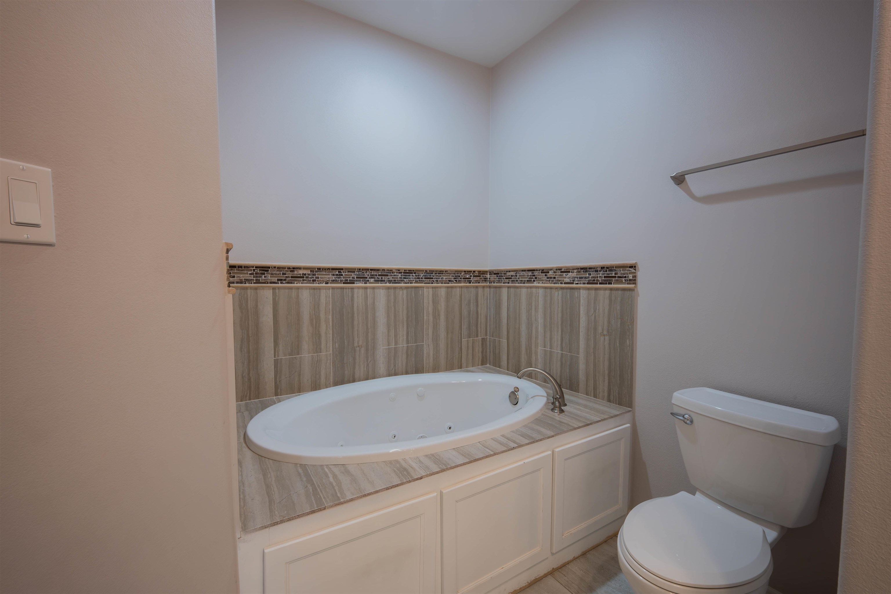 216 Twin Oak Dr Property Photo 11