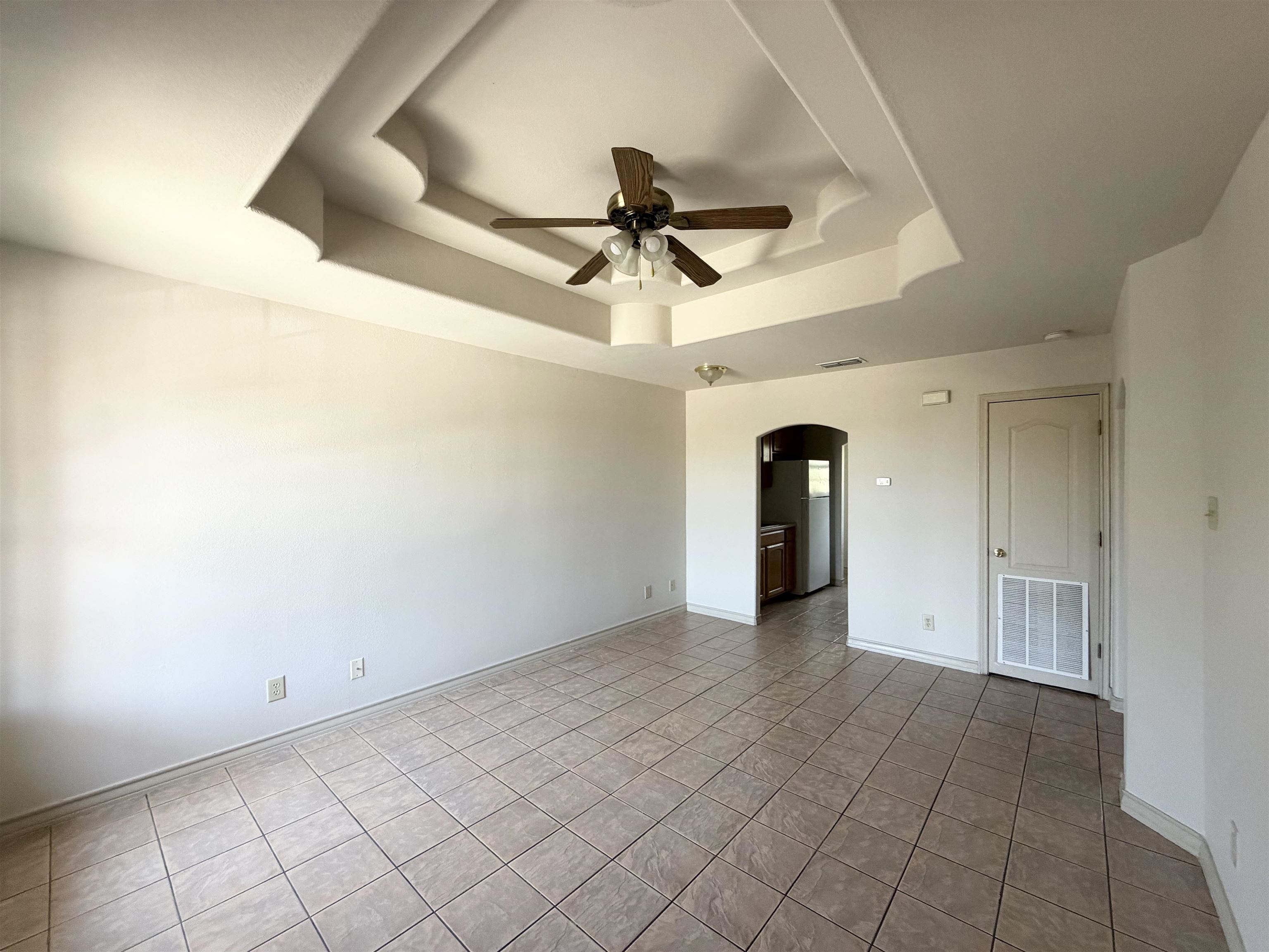 419 W Eistetter St 10 Property Photo 4