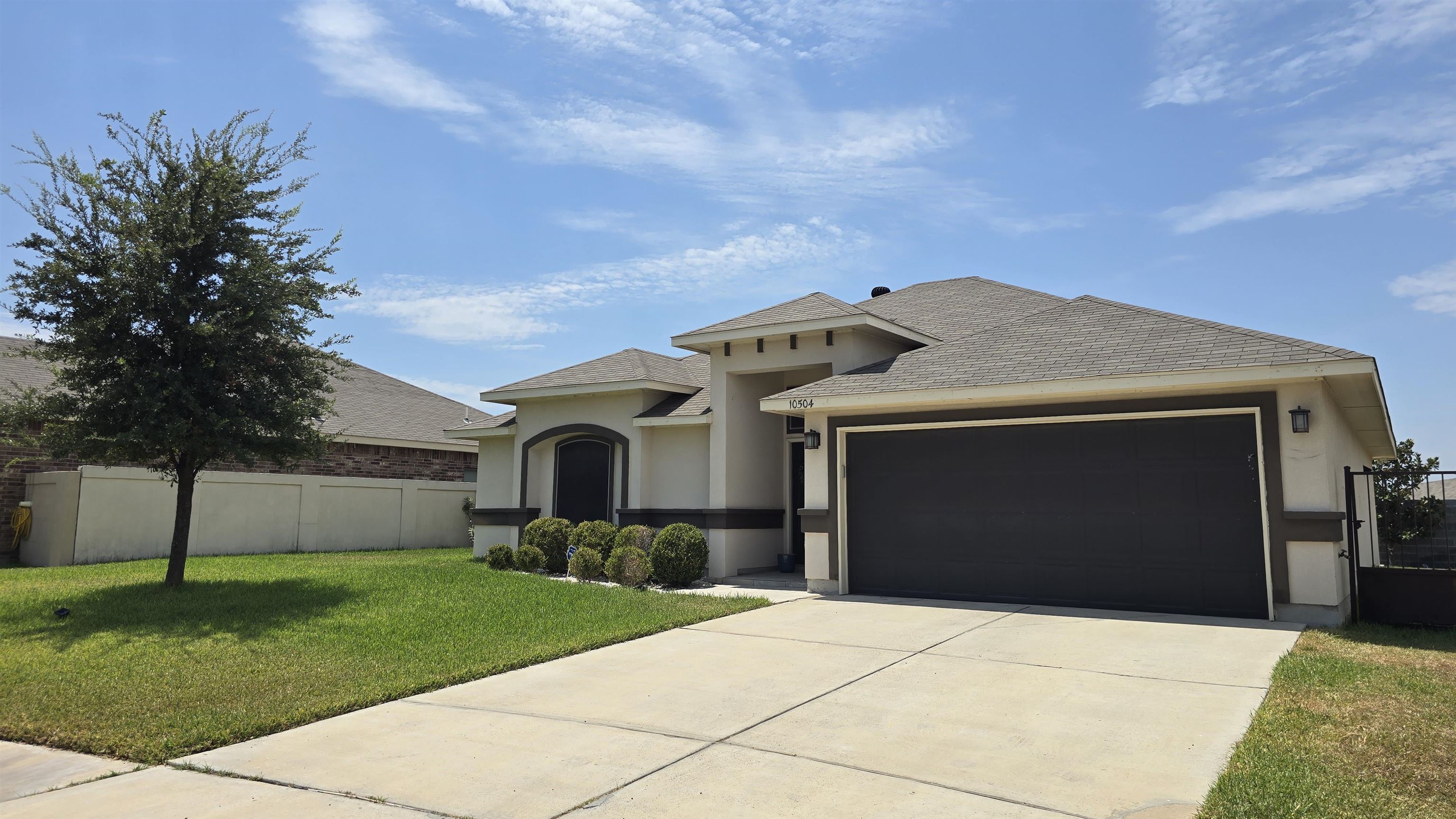 10504 Mahara Dr Property Photo 3