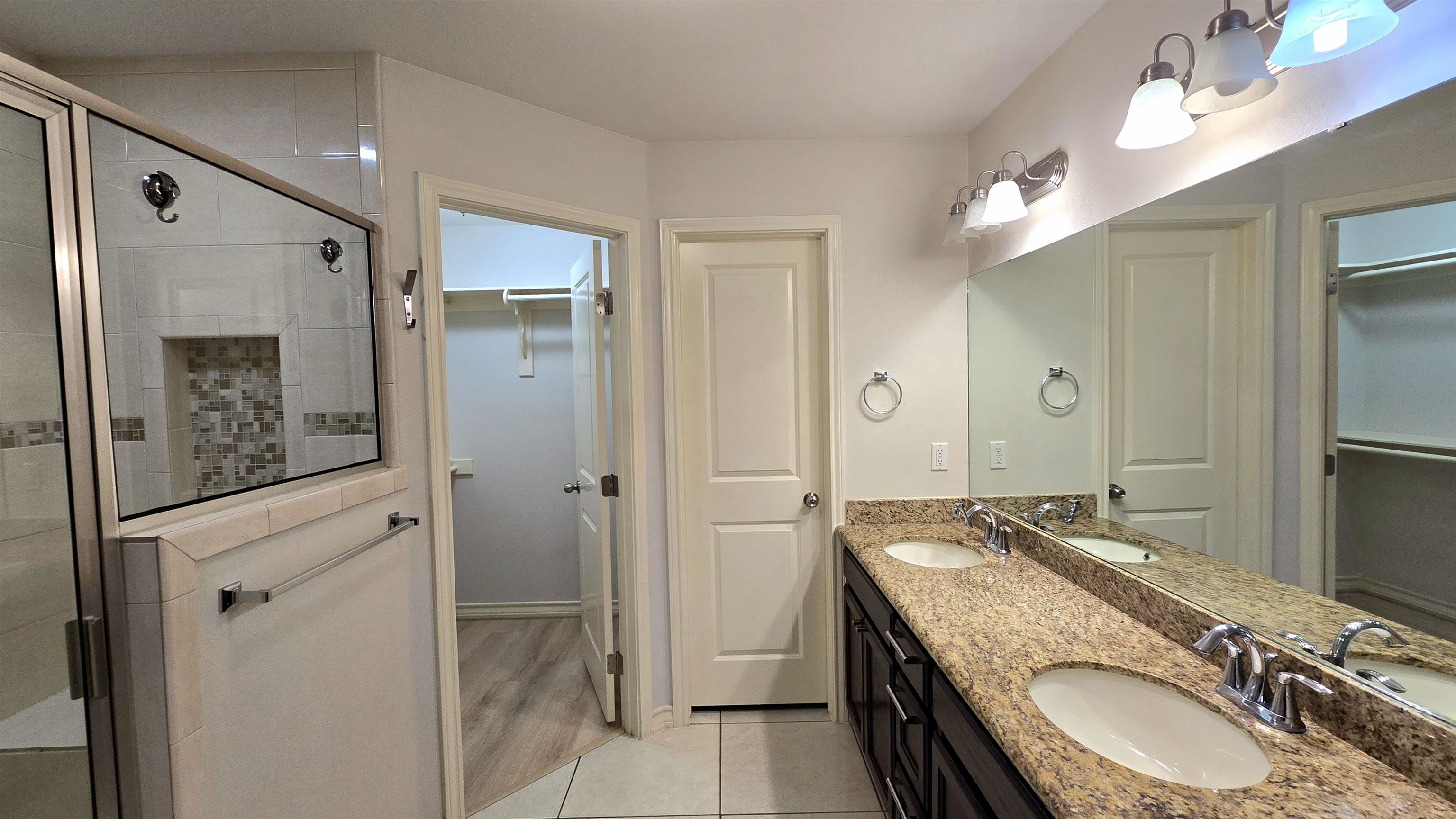 10504 Mahara Dr Property Photo 10