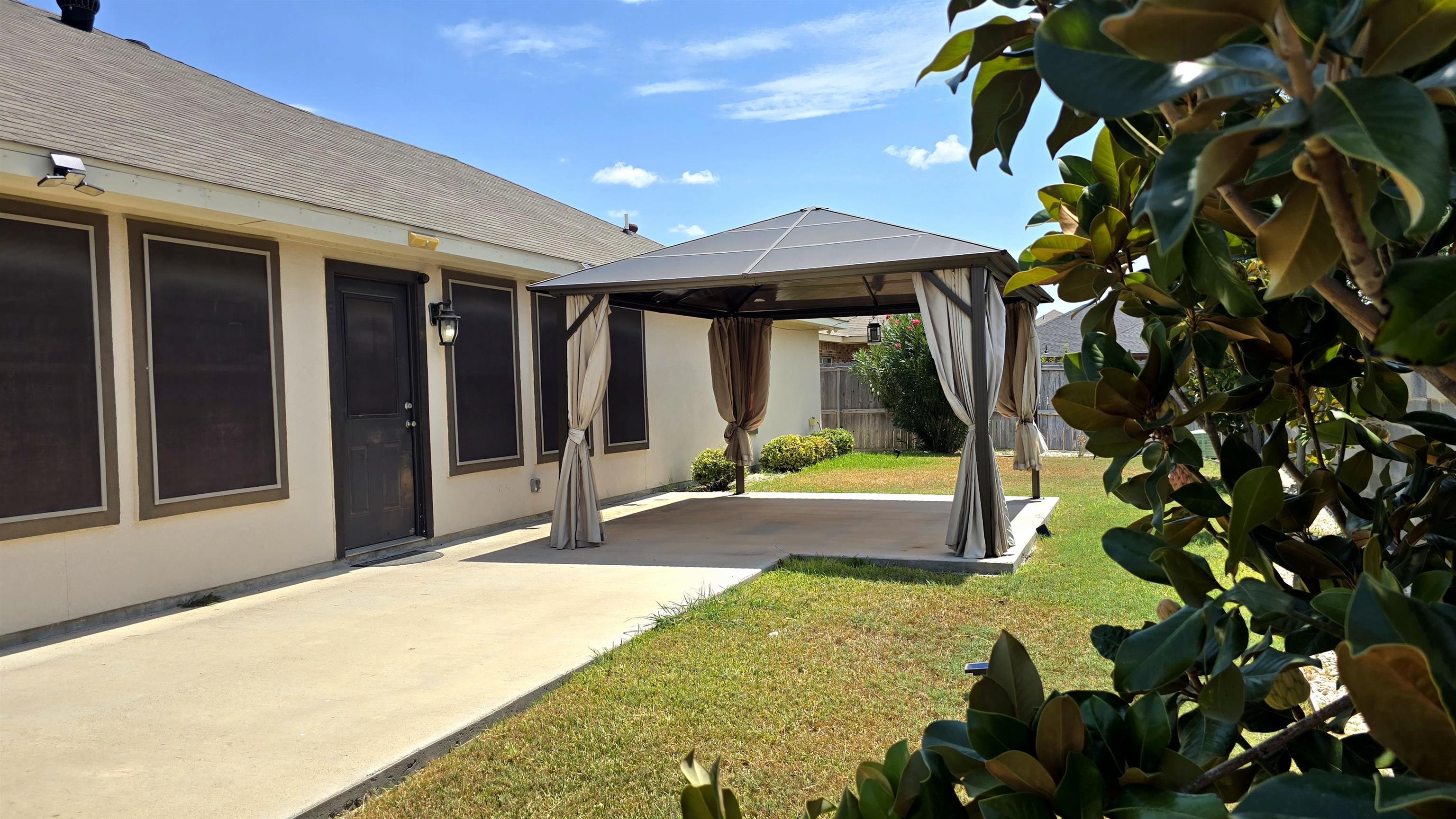 10504 Mahara Dr Property Photo 27