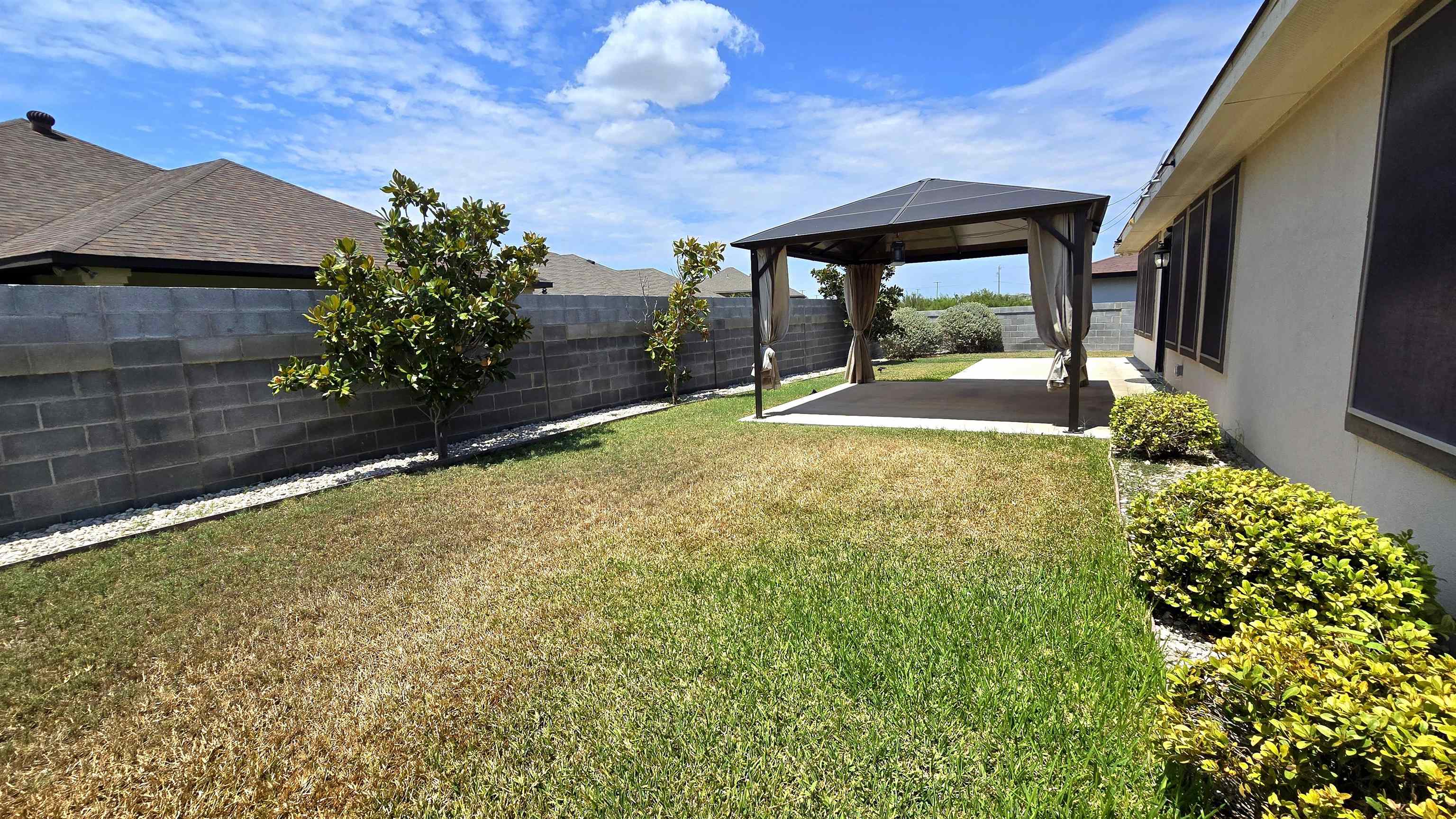 10504 Mahara Dr Property Photo 30