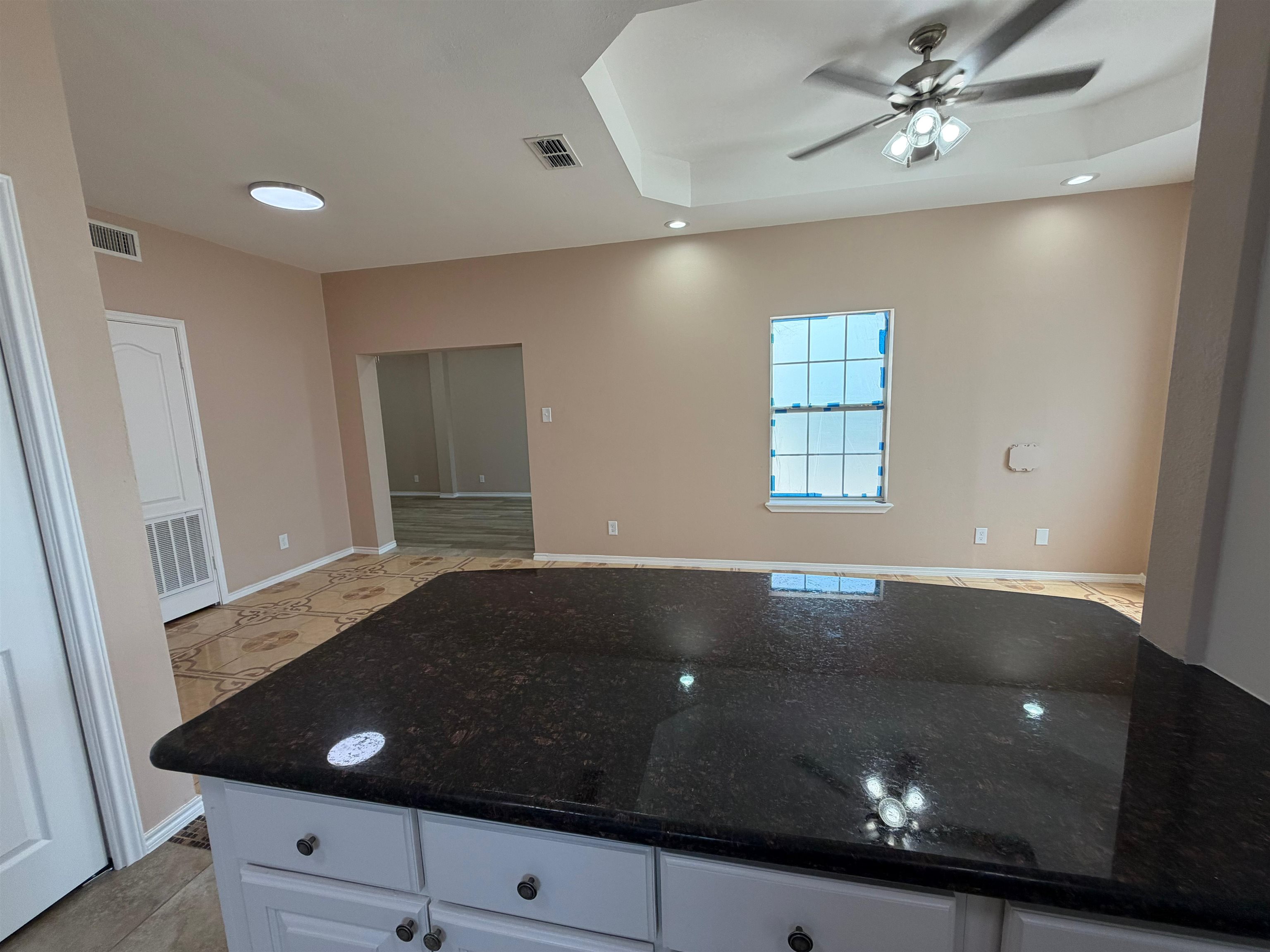 2114 E Price St Property Photo 8