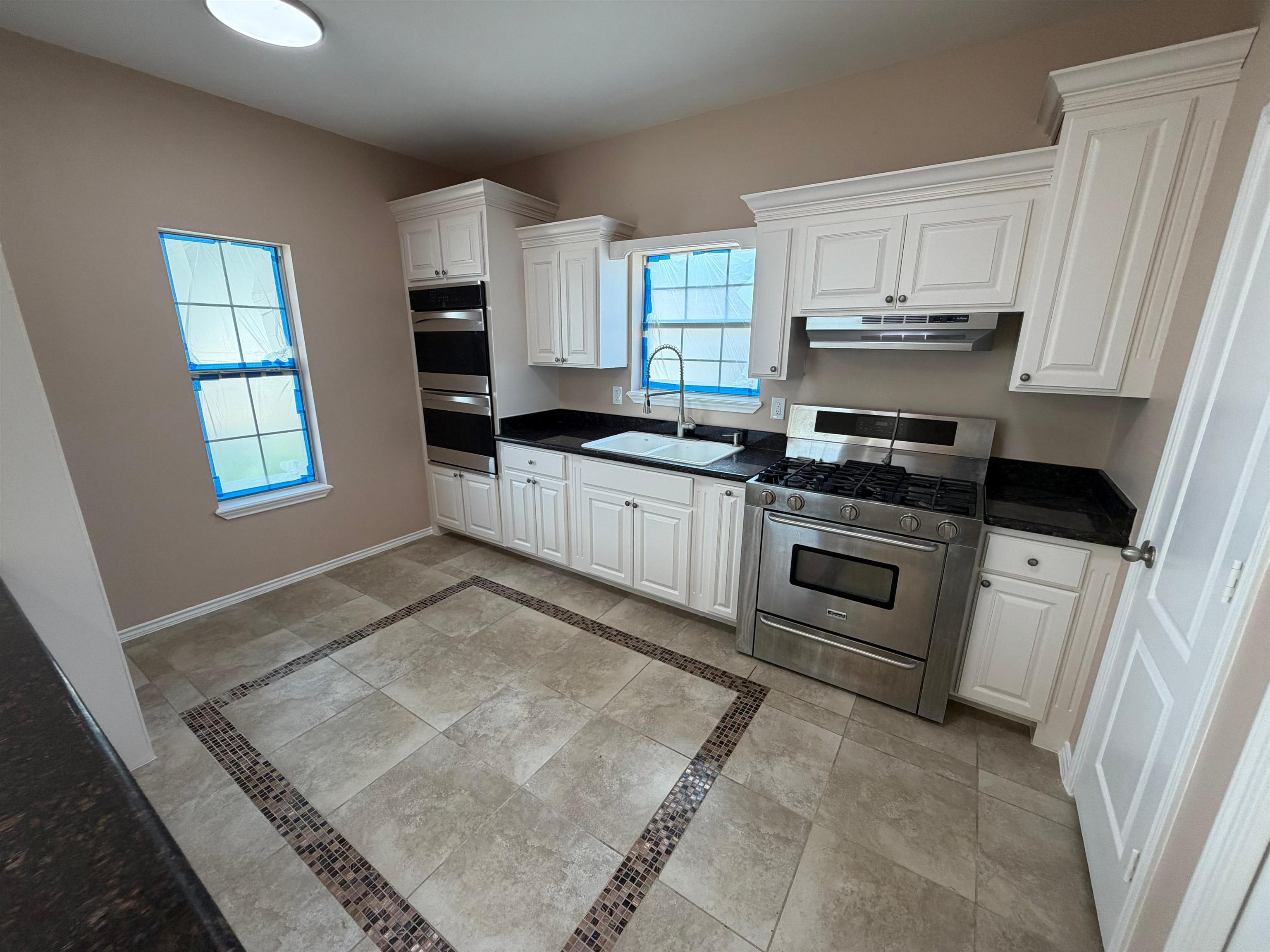 2114 E Price St Property Photo 9