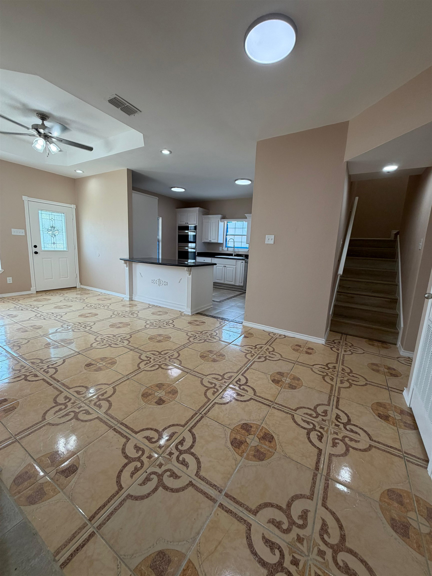 2114 E Price St Property Photo 10