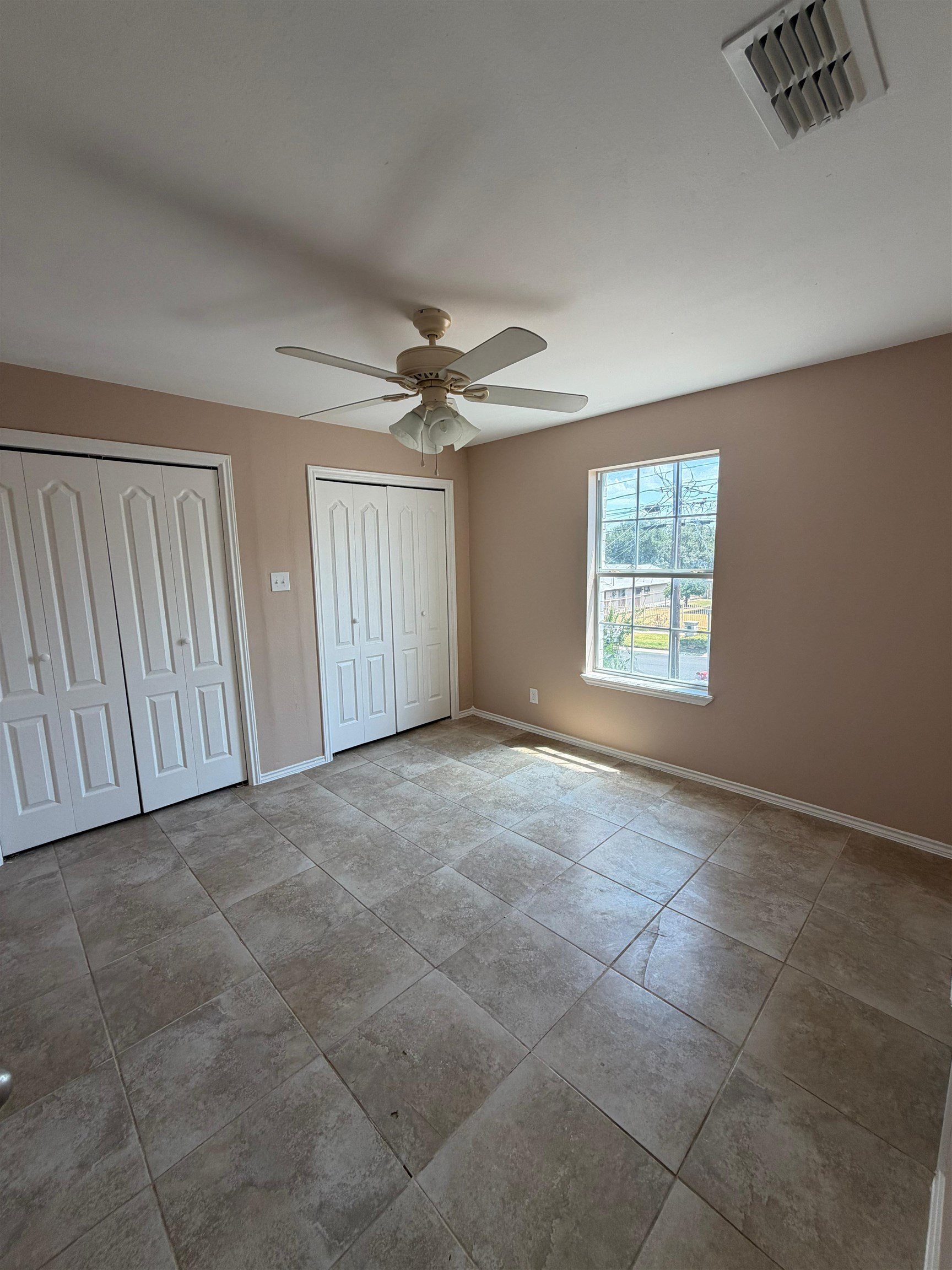 2114 E Price St Property Photo 15