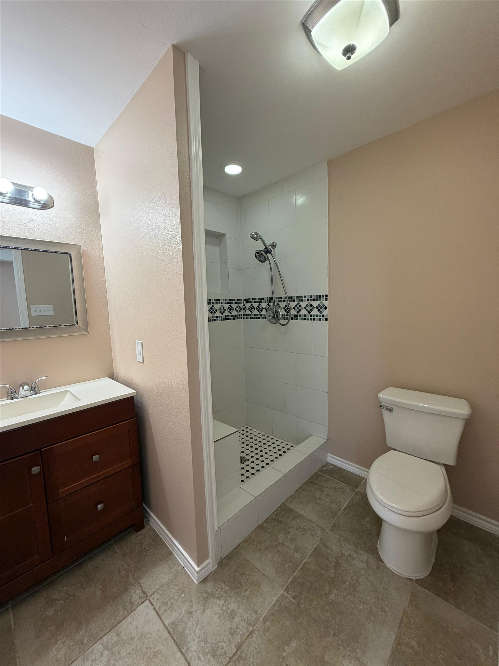 2114 E Price St Property Photo 16