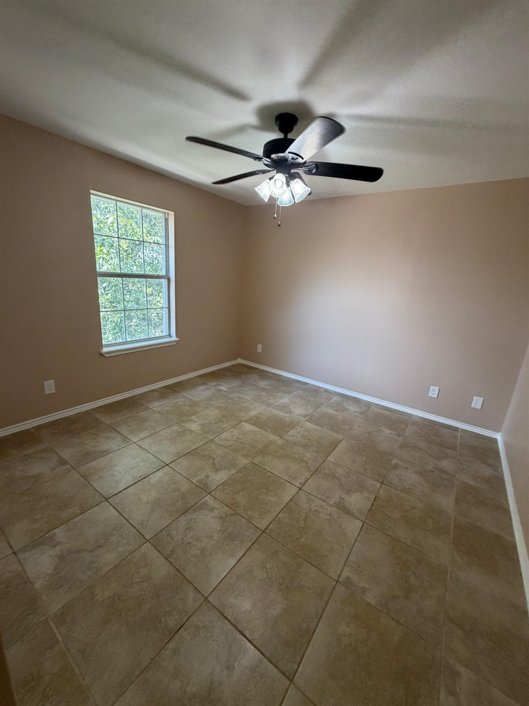 2114 E Price St Property Photo 18