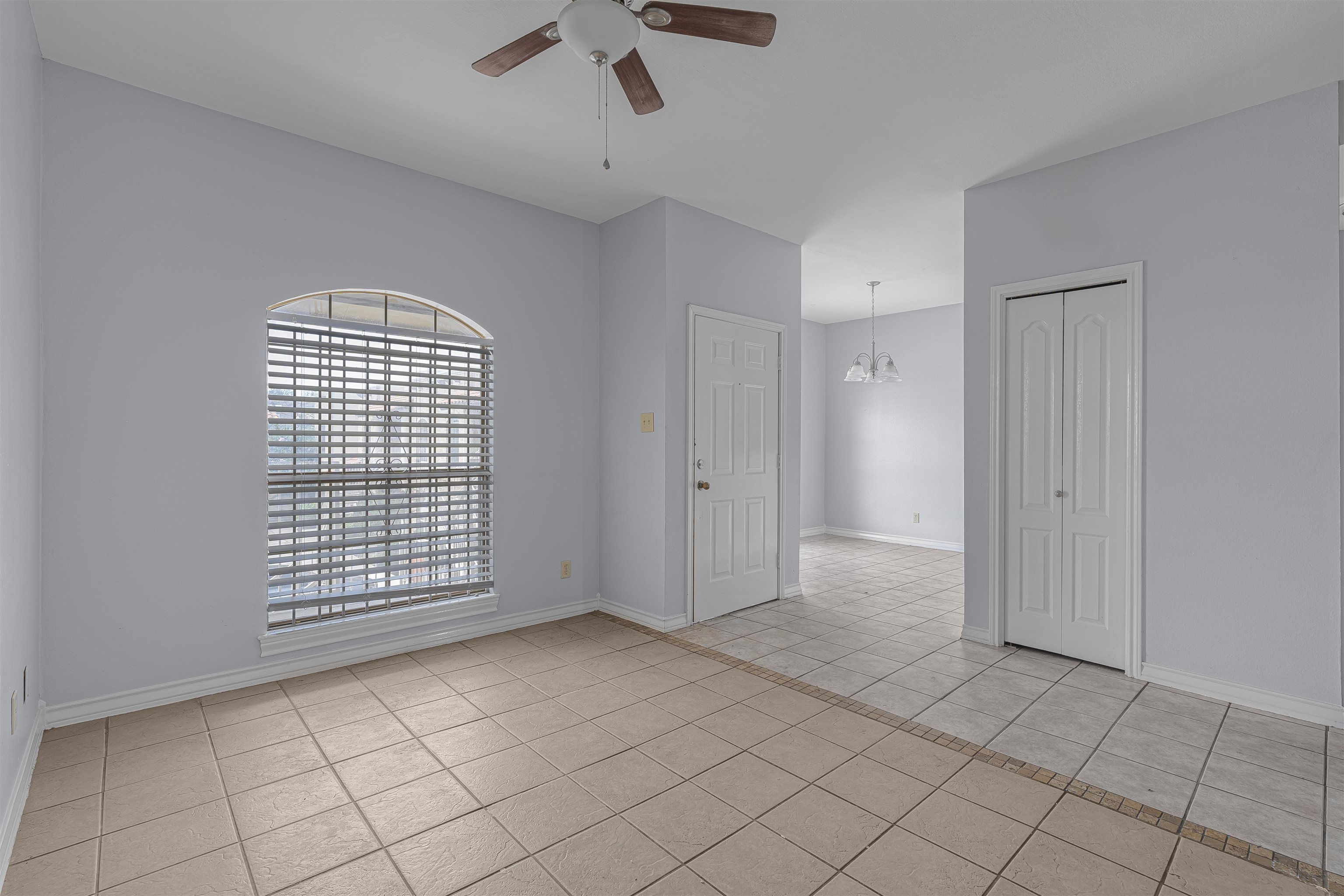 1401 Gustavus St 24 Property Photo 2