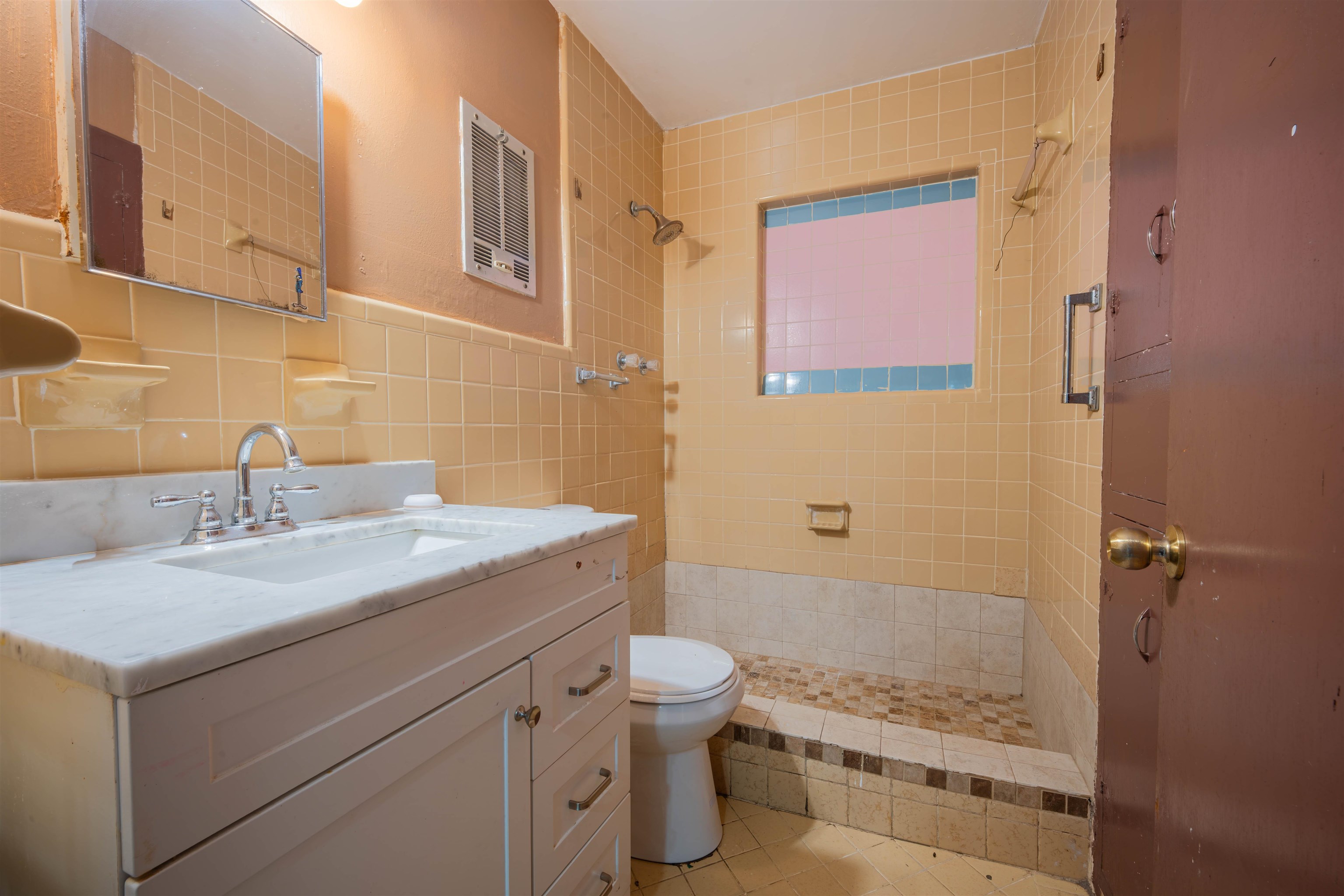 1010 San Pedro St Property Photo 13