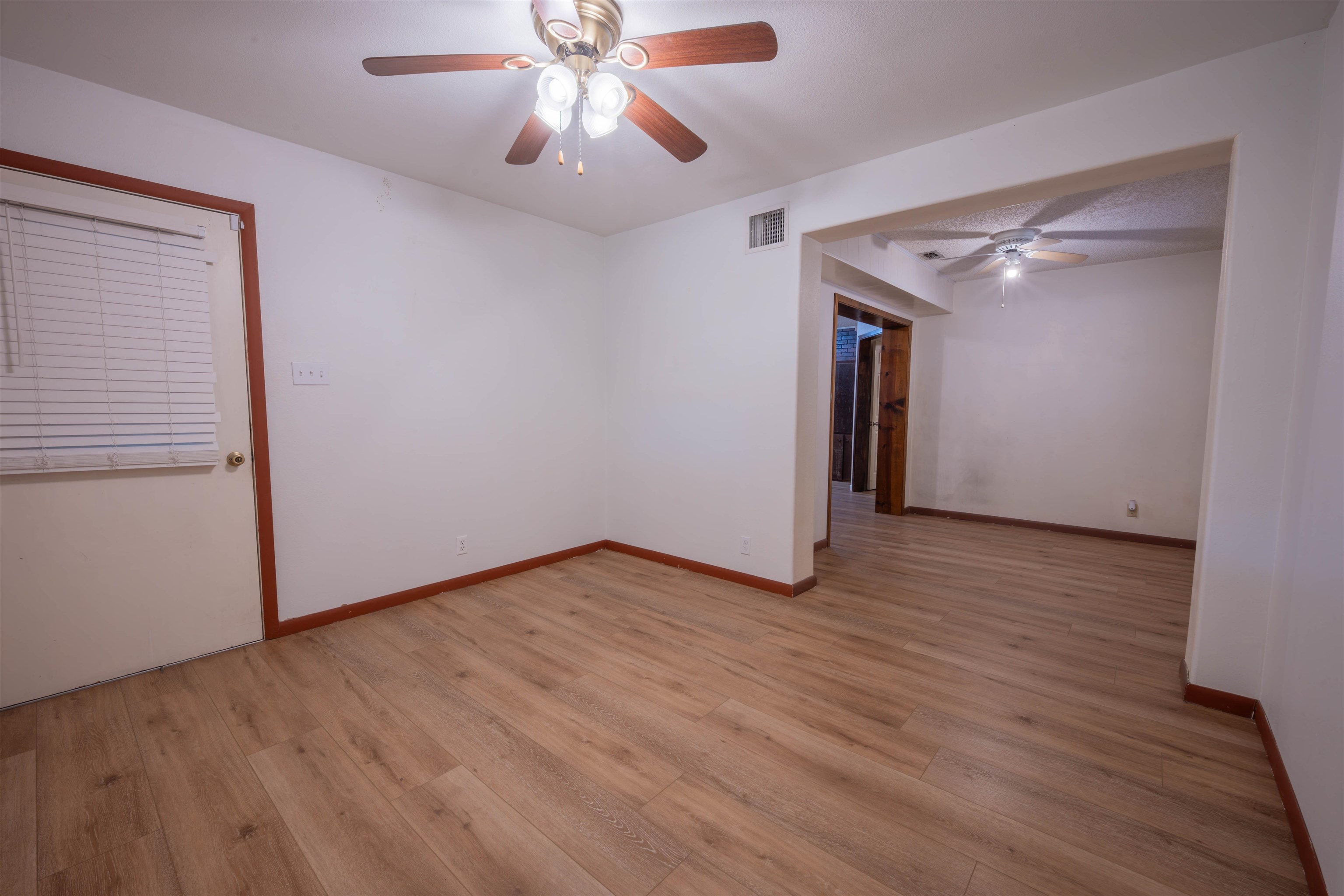 305 Albany Dr Property Photo 13