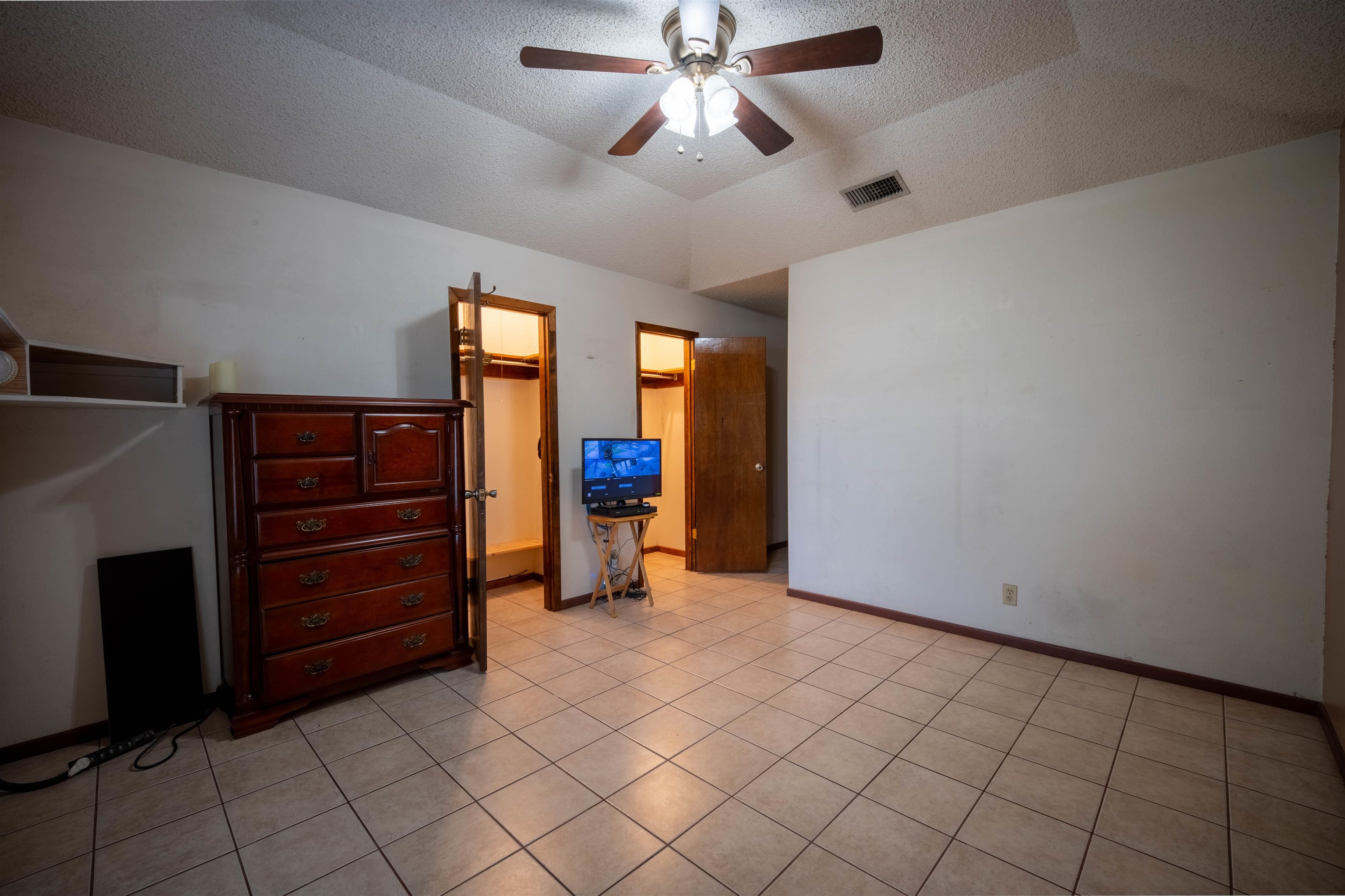 305 Albany Dr Property Photo 19