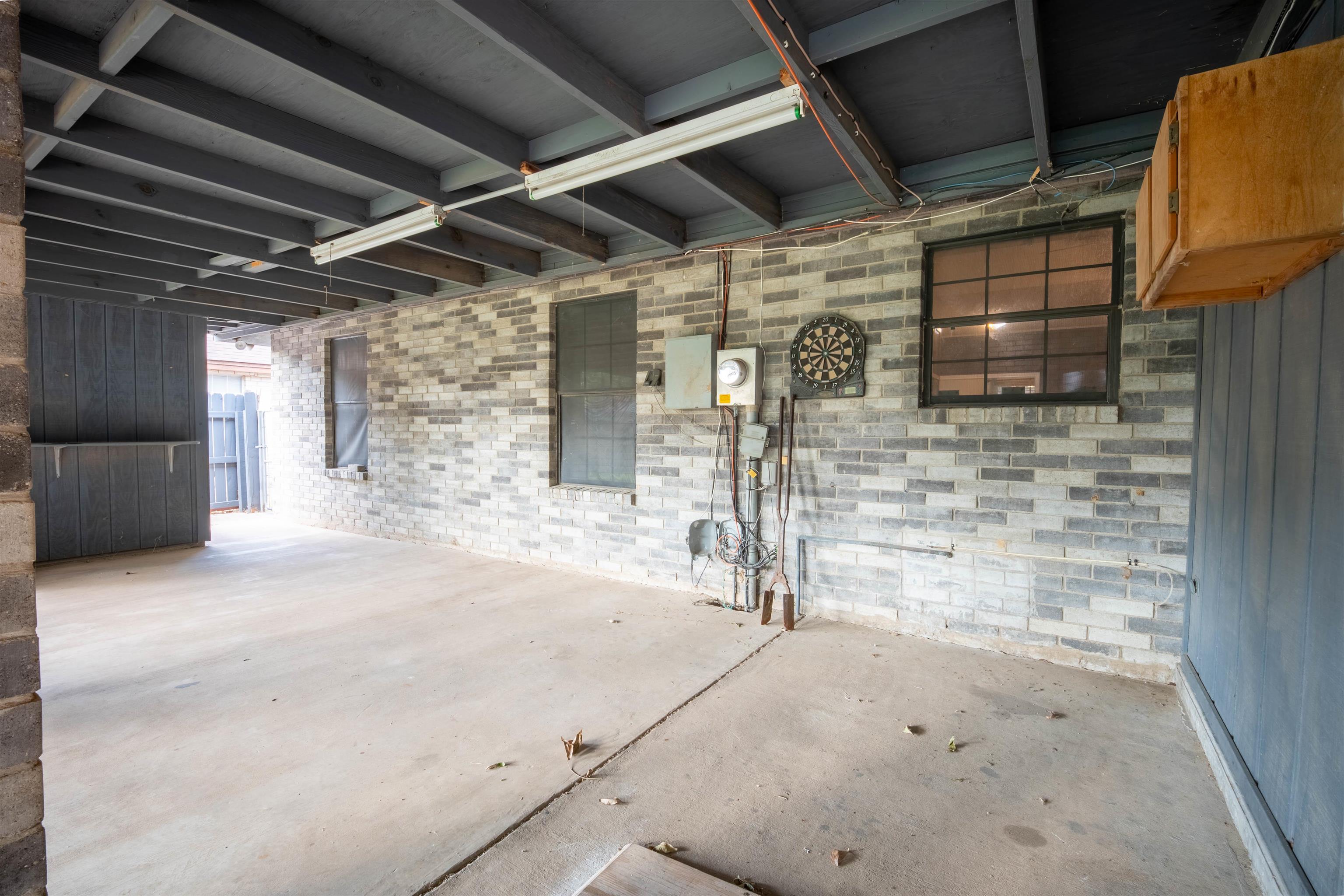 305 Albany Dr Property Photo 23