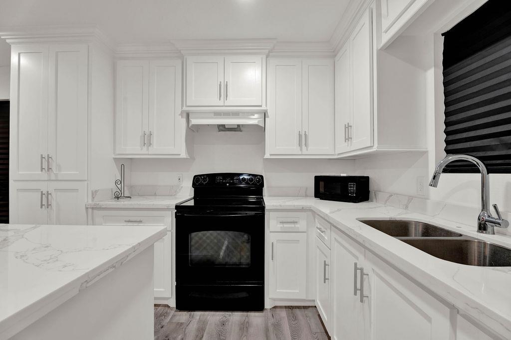 5406 Juan Lane Property Photo 11