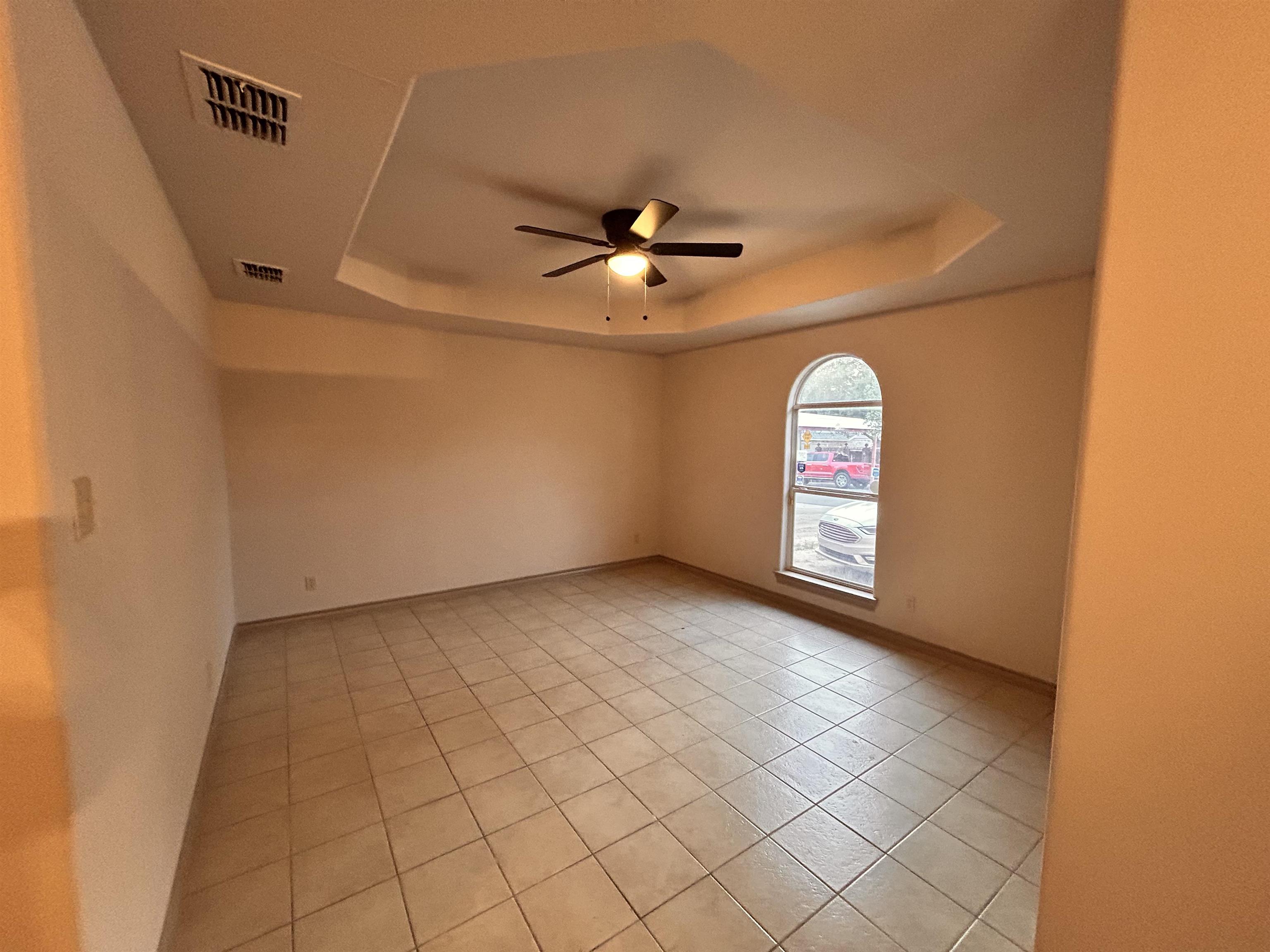 607 John Adams Rd Property Photo 3