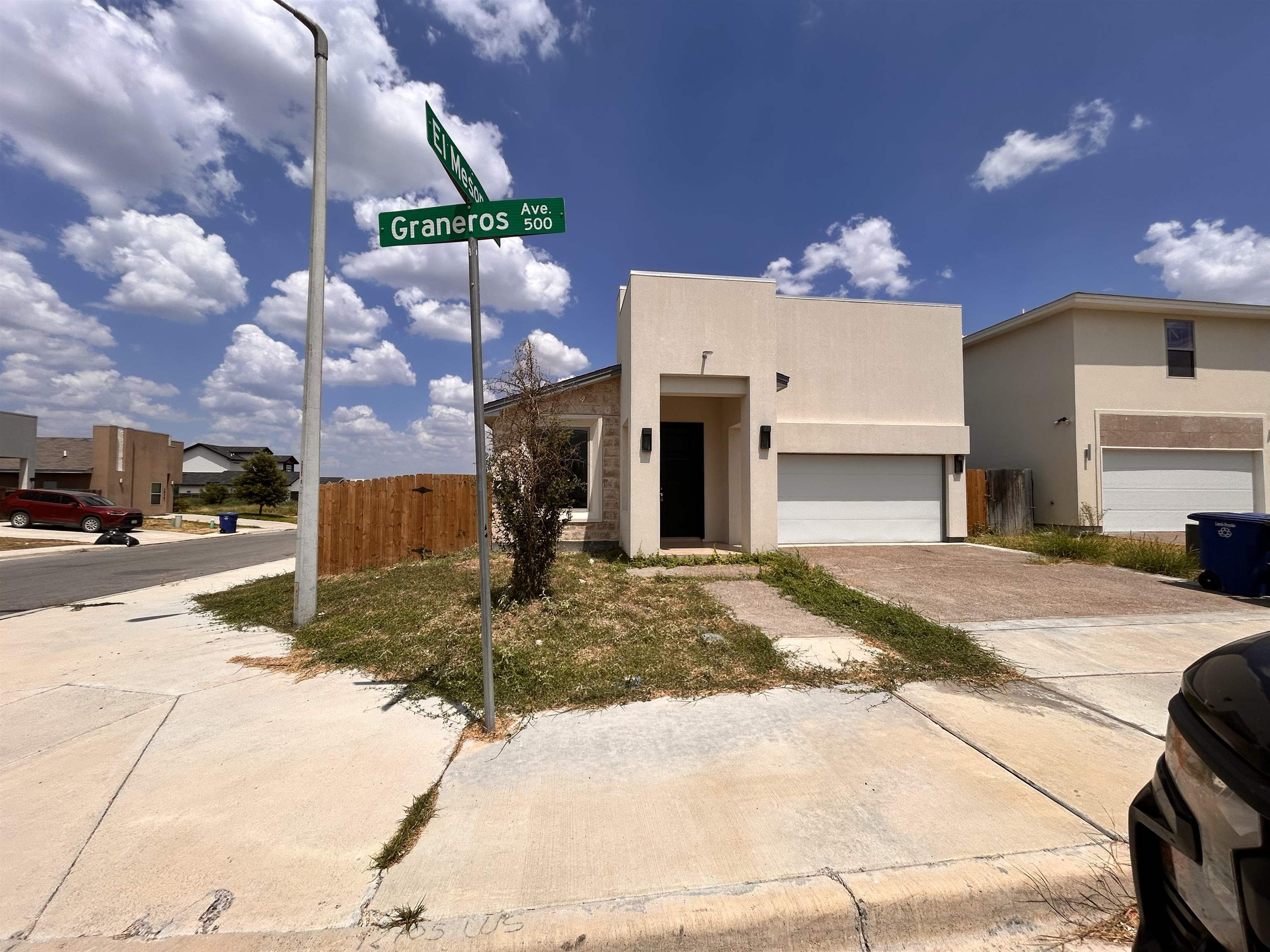 401 Graneros Ave. Property Photo 1