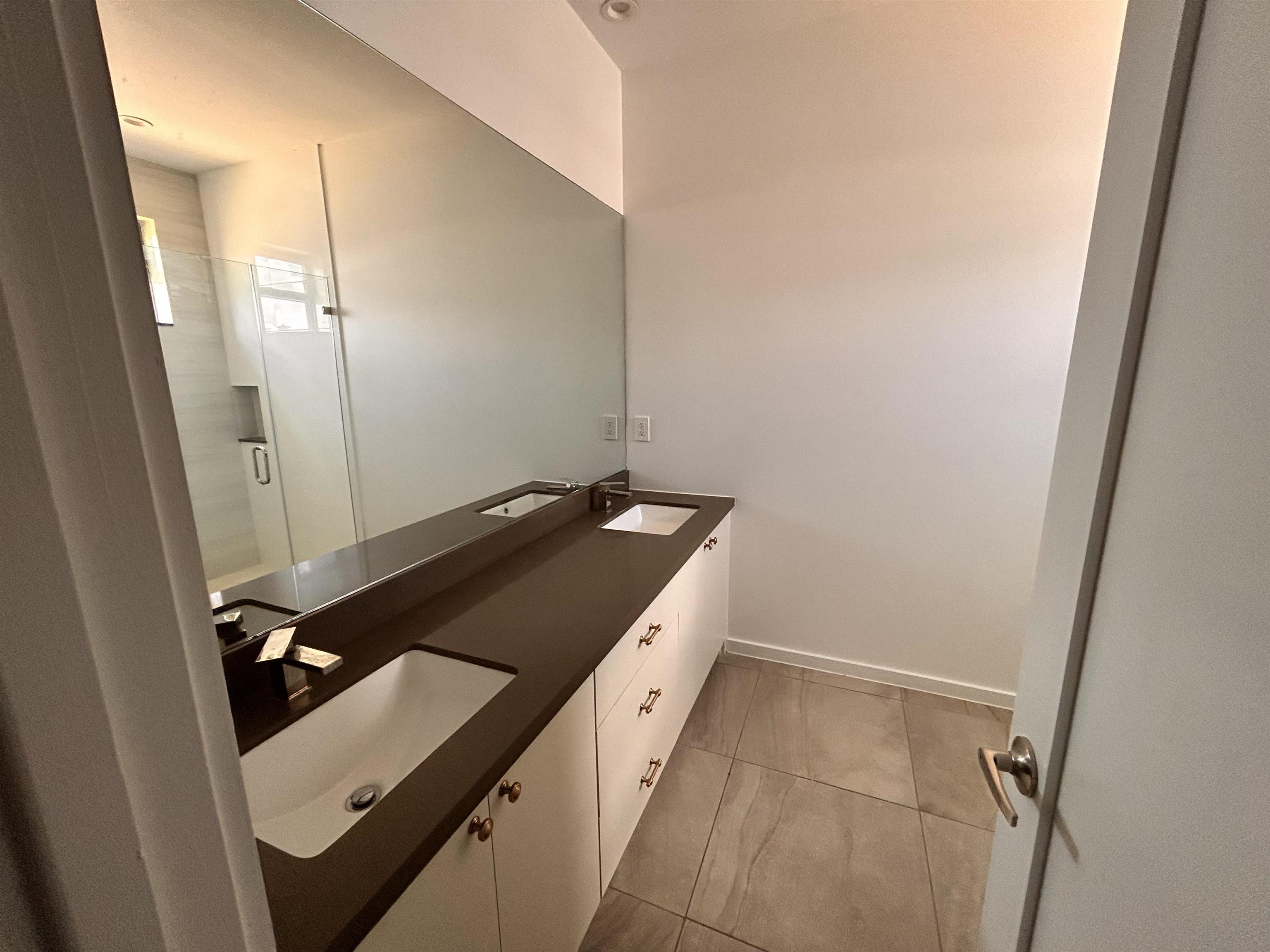 401 Graneros Ave. Property Photo 12