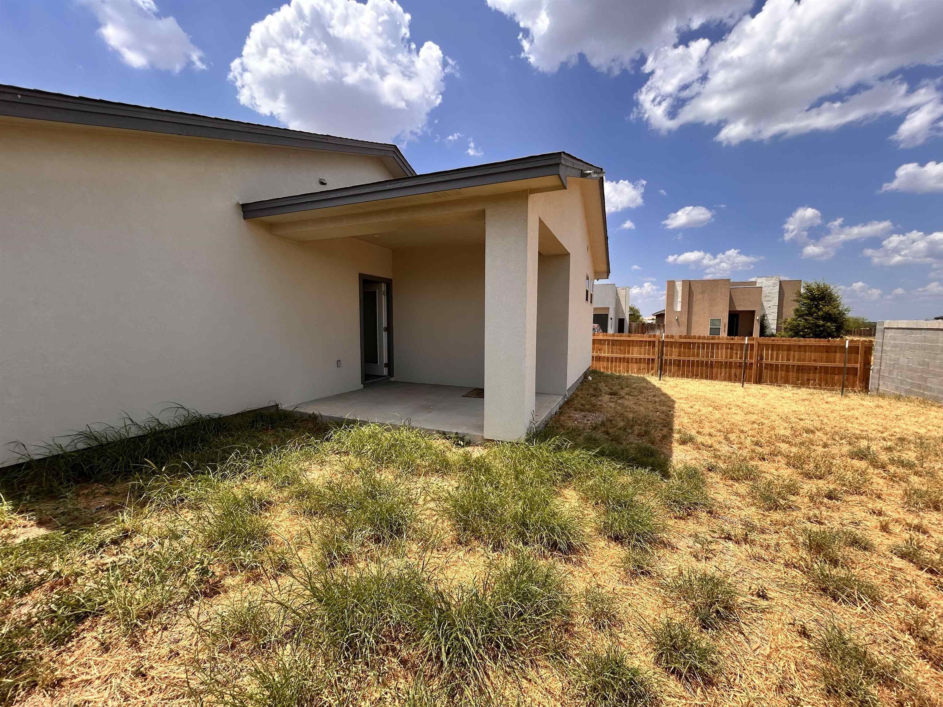 401 Graneros Ave. Property Photo 15