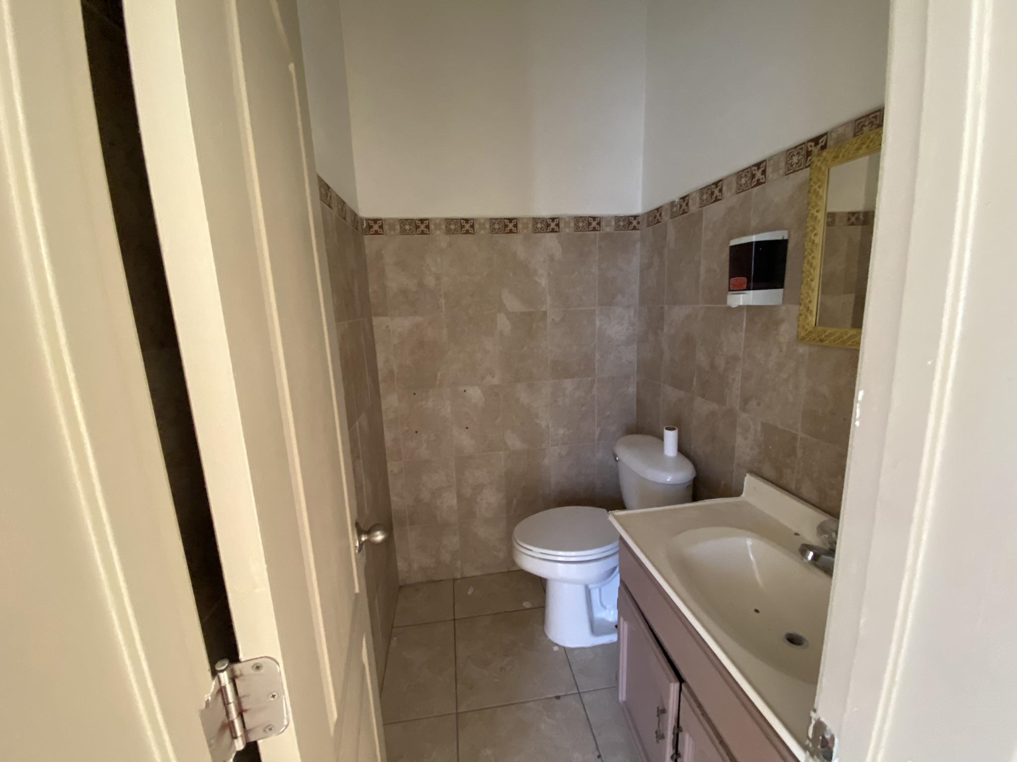 620 Victoria St Property Photo 8