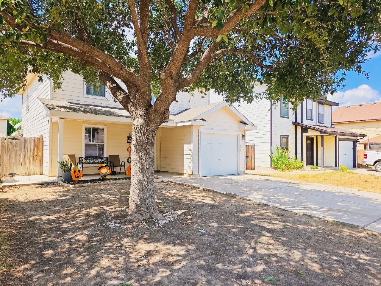 17526 College Port Dr Property Photo 2