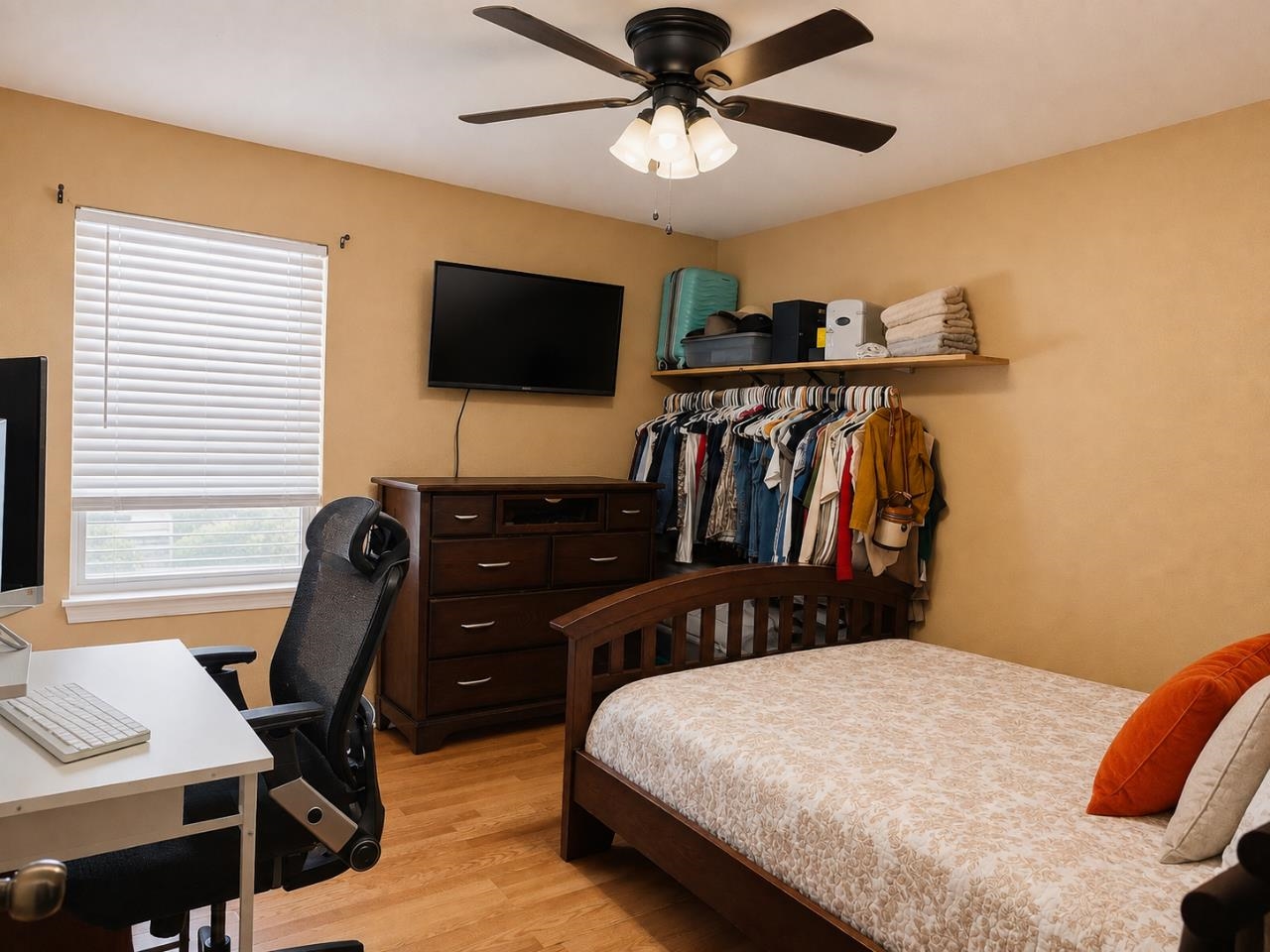 17526 College Port Dr Property Photo 11