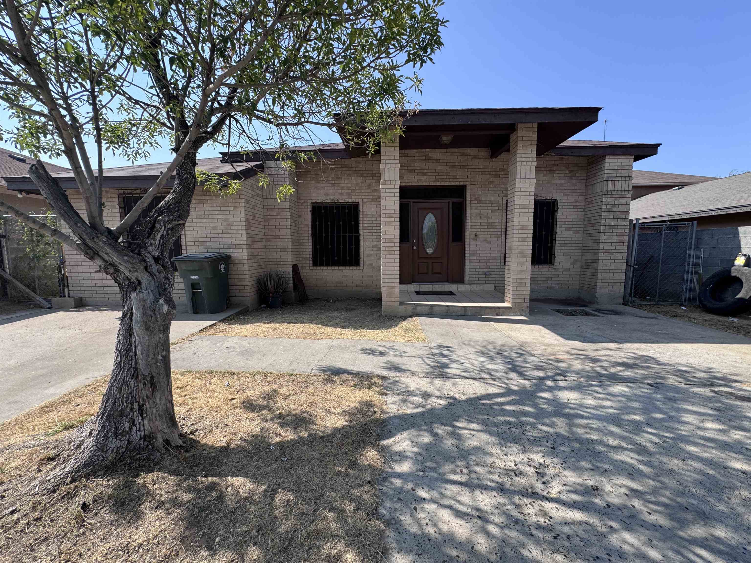 313 Malaga Dr Property Photo 2