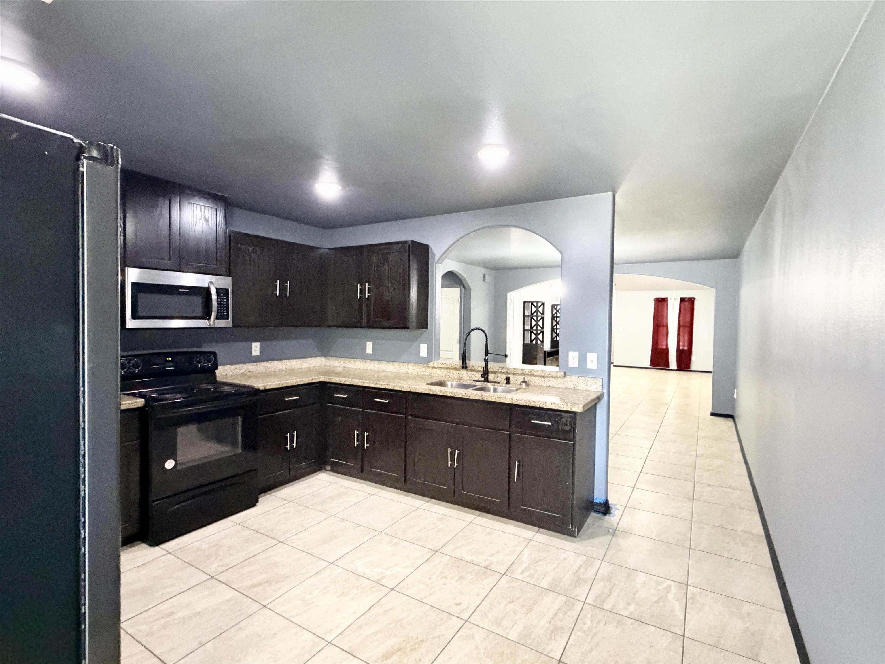 5537 Lagos Del Valle Dr Property Photo 4