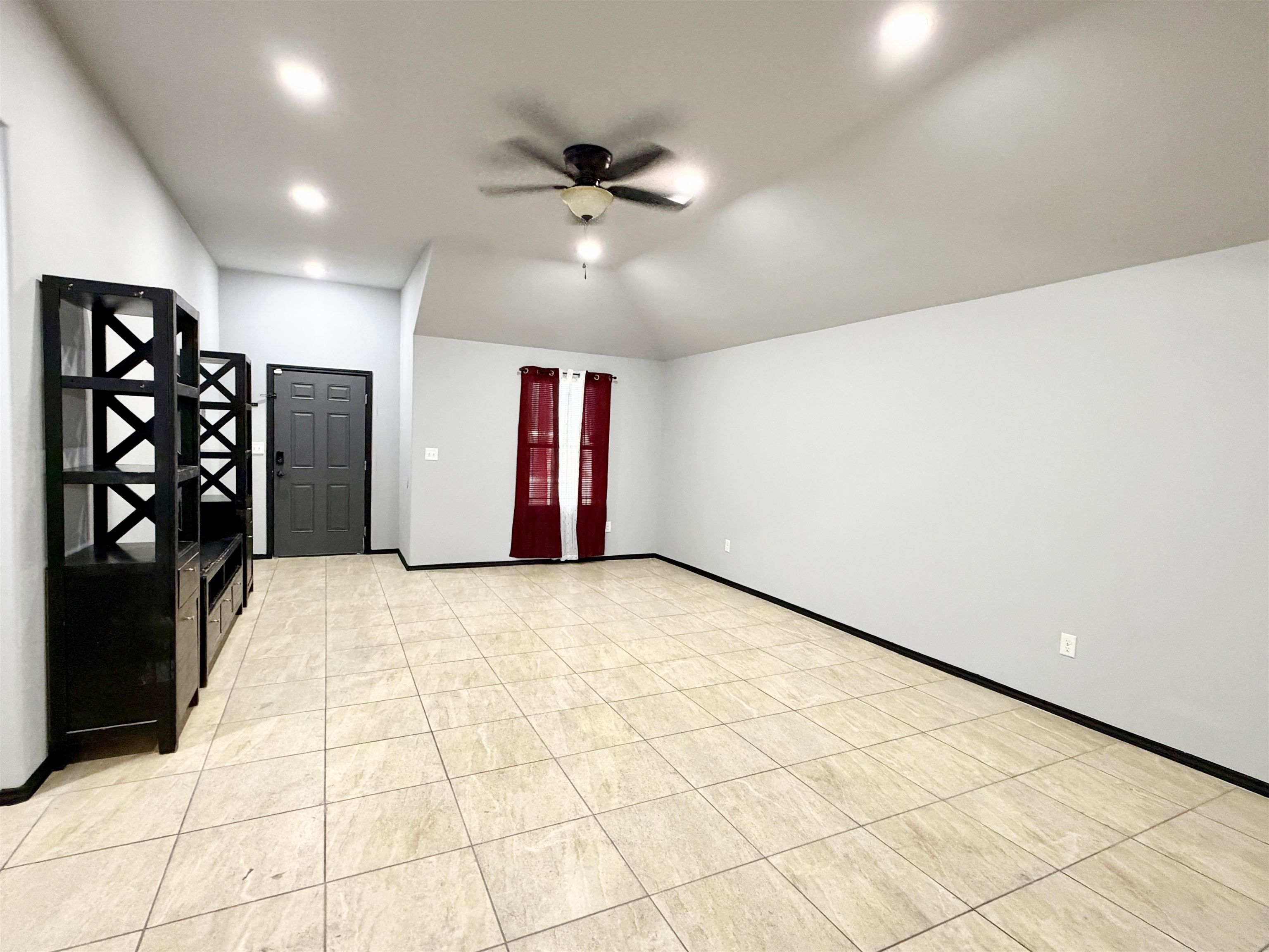 5537 Lagos Del Valle Dr Property Photo 6