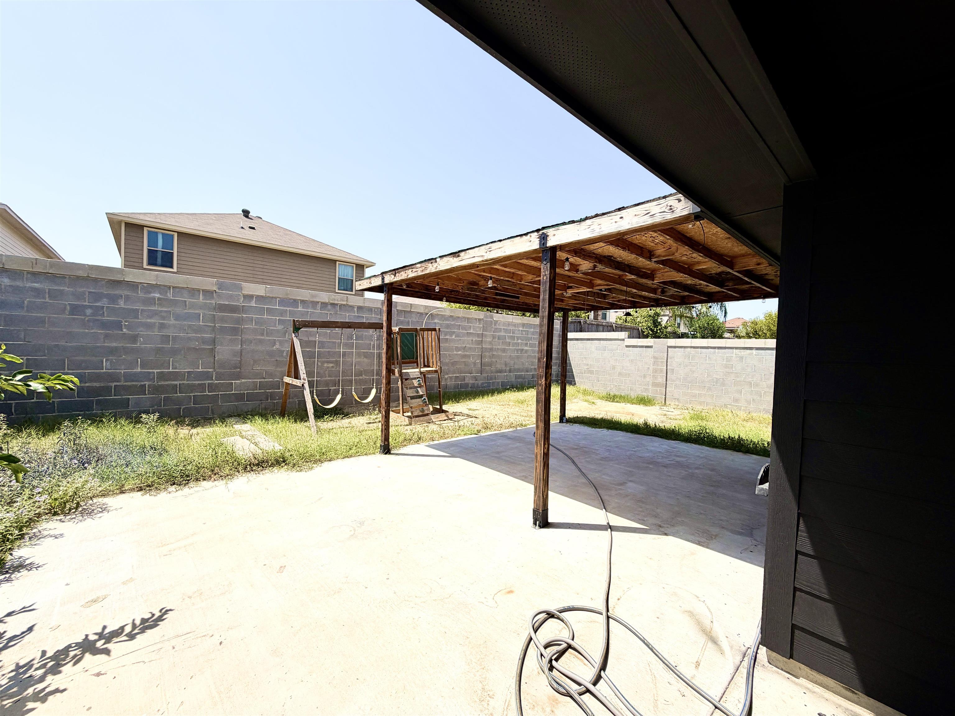 5537 Lagos Del Valle Dr Property Photo 13