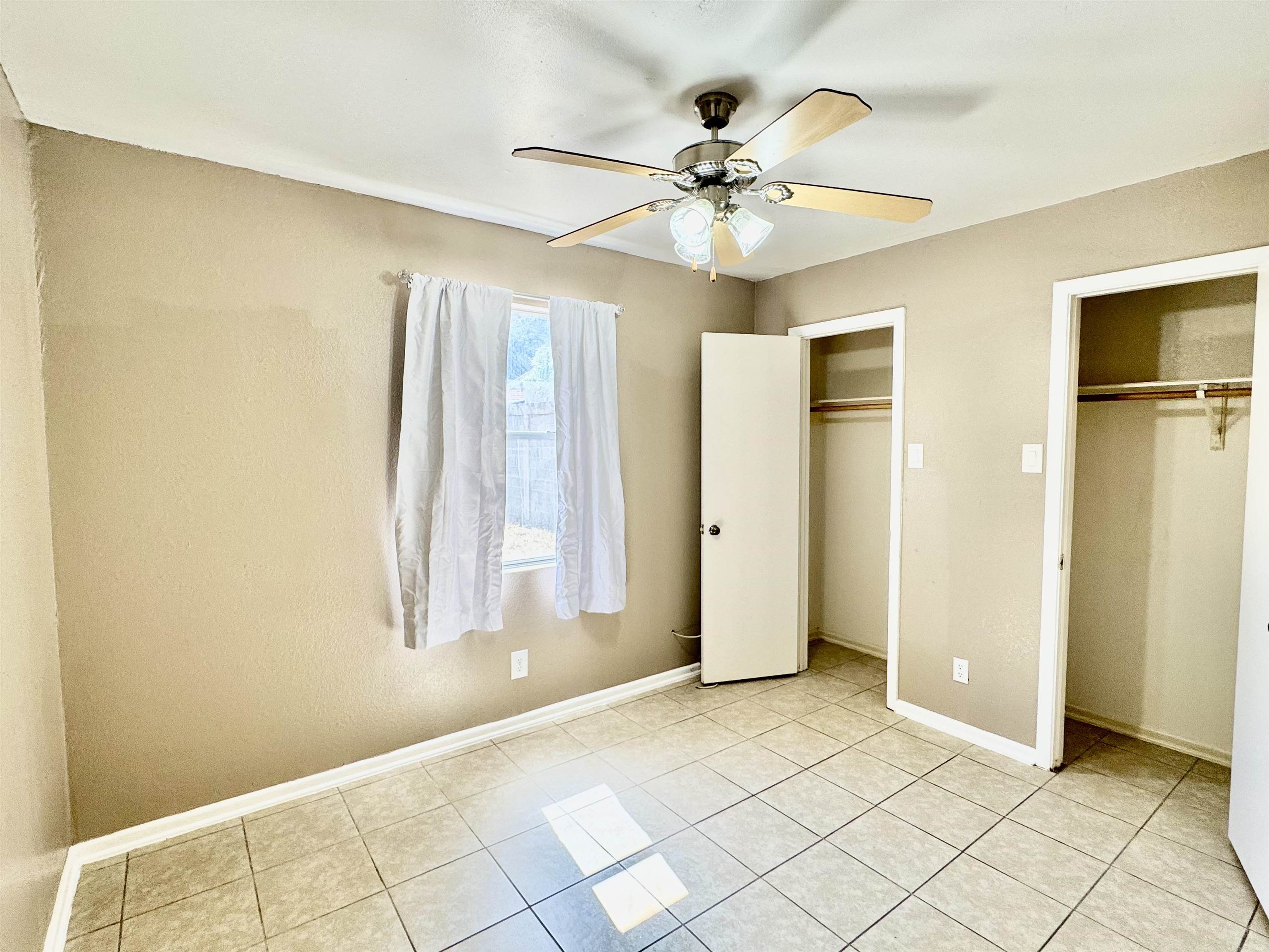 1421 Reagan Dr Property Photo 6