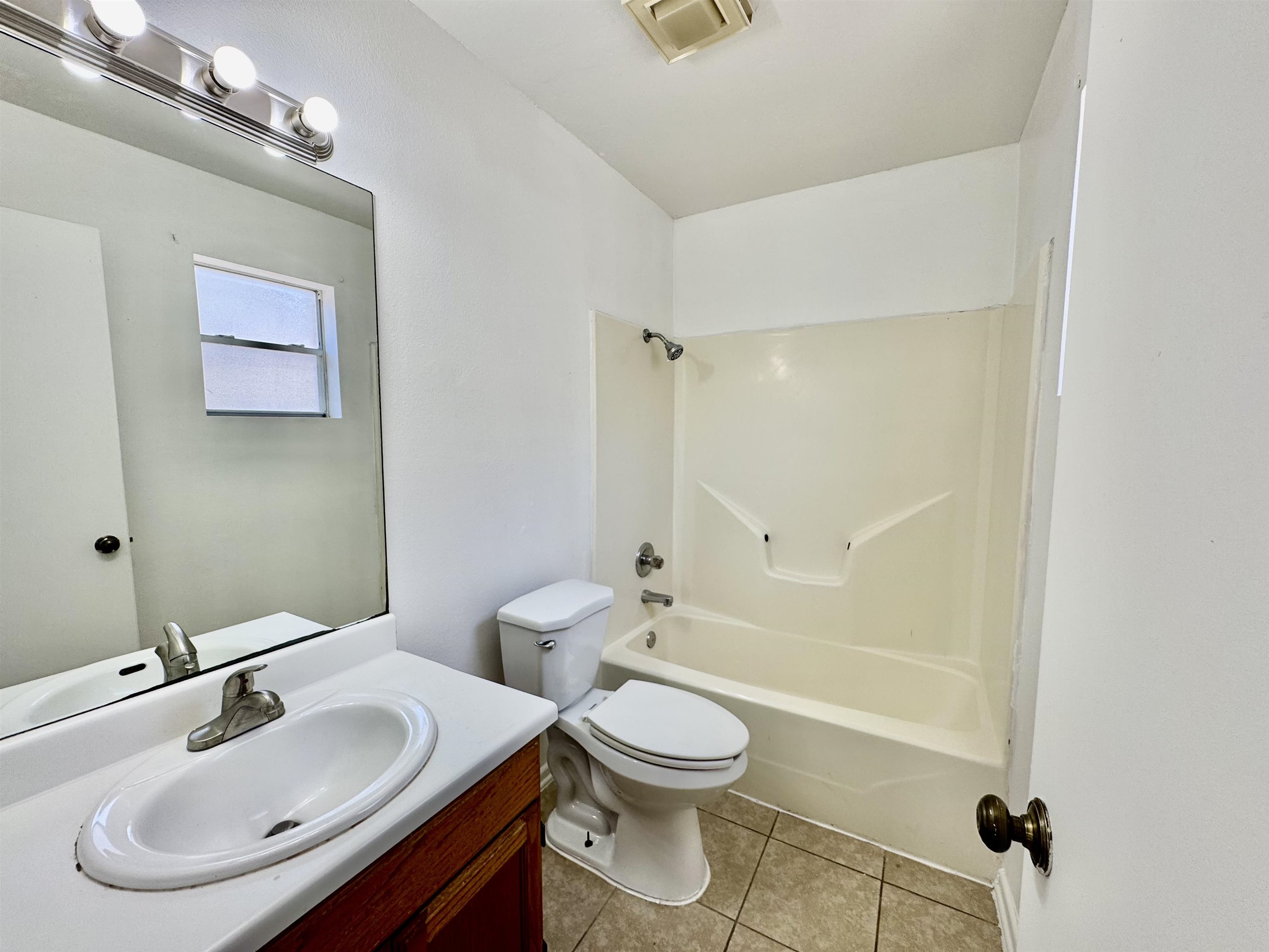 1421 Reagan Dr Property Photo 11
