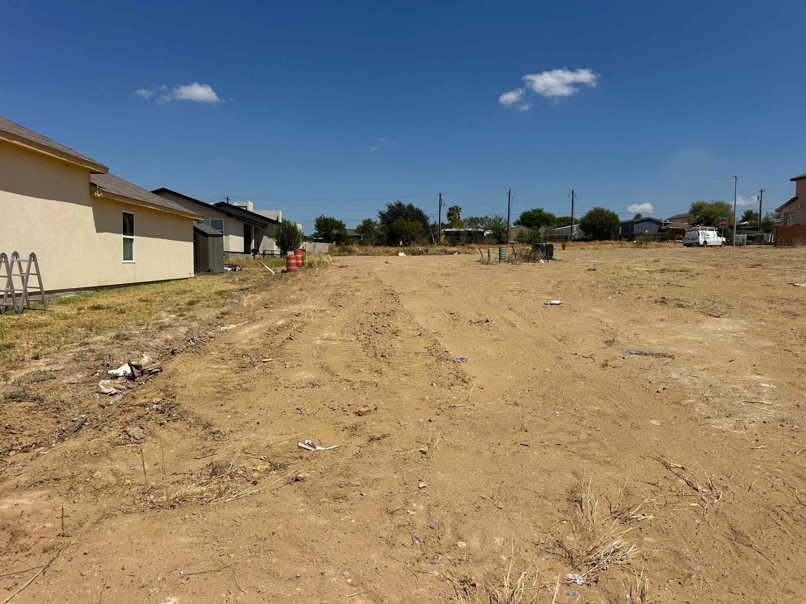 5008 Castano Dr. Property Photo 10