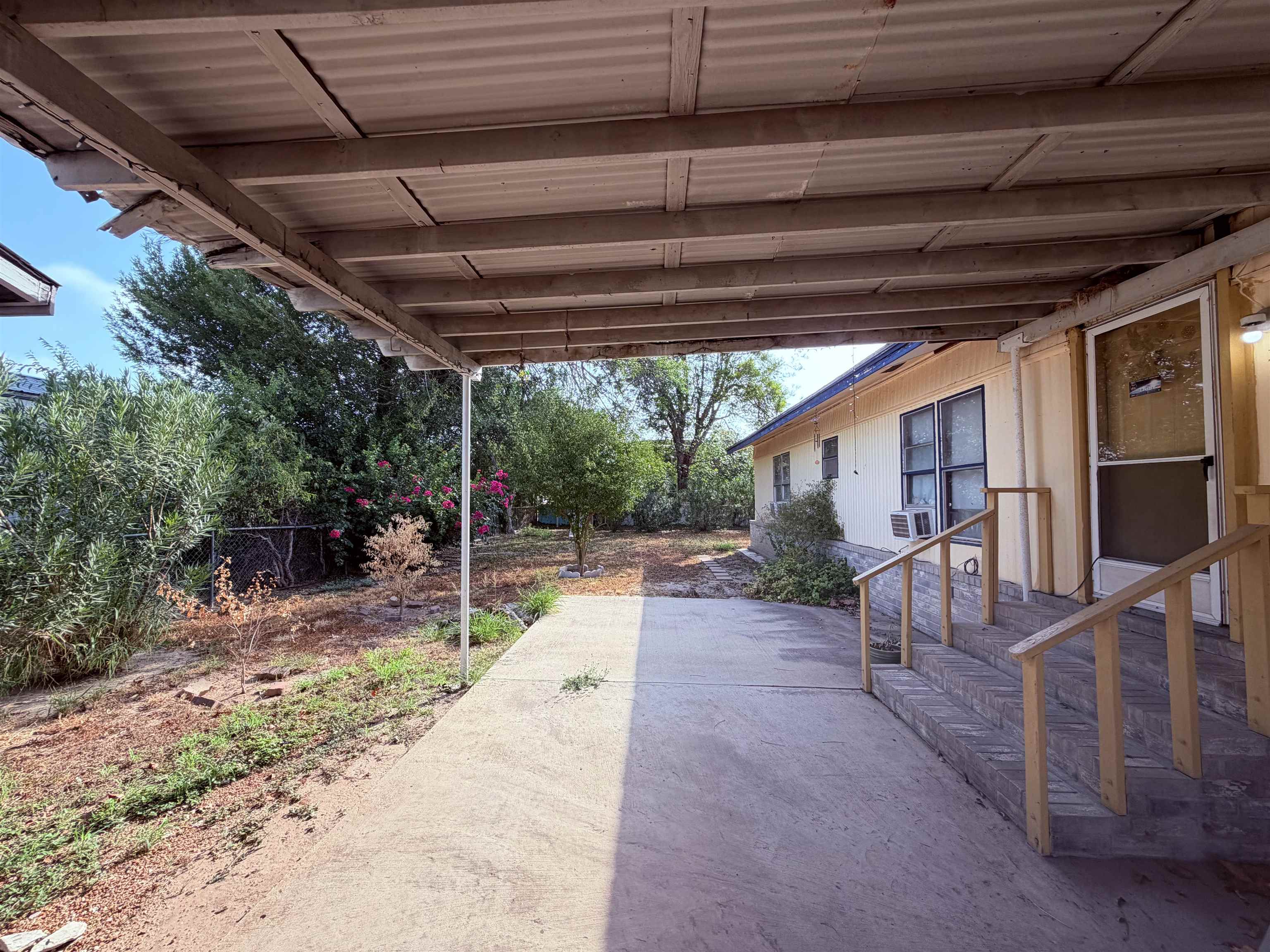 507 Lobo Lp Property Photo 3