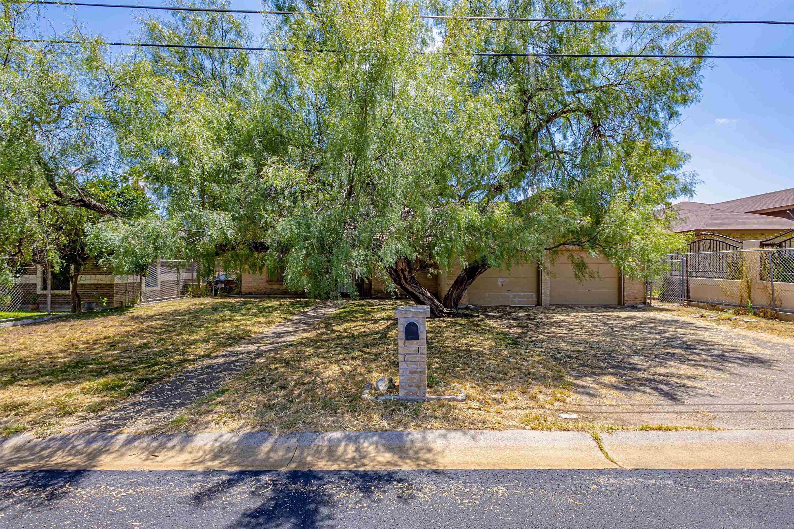2017 Willow St Property Photo 1