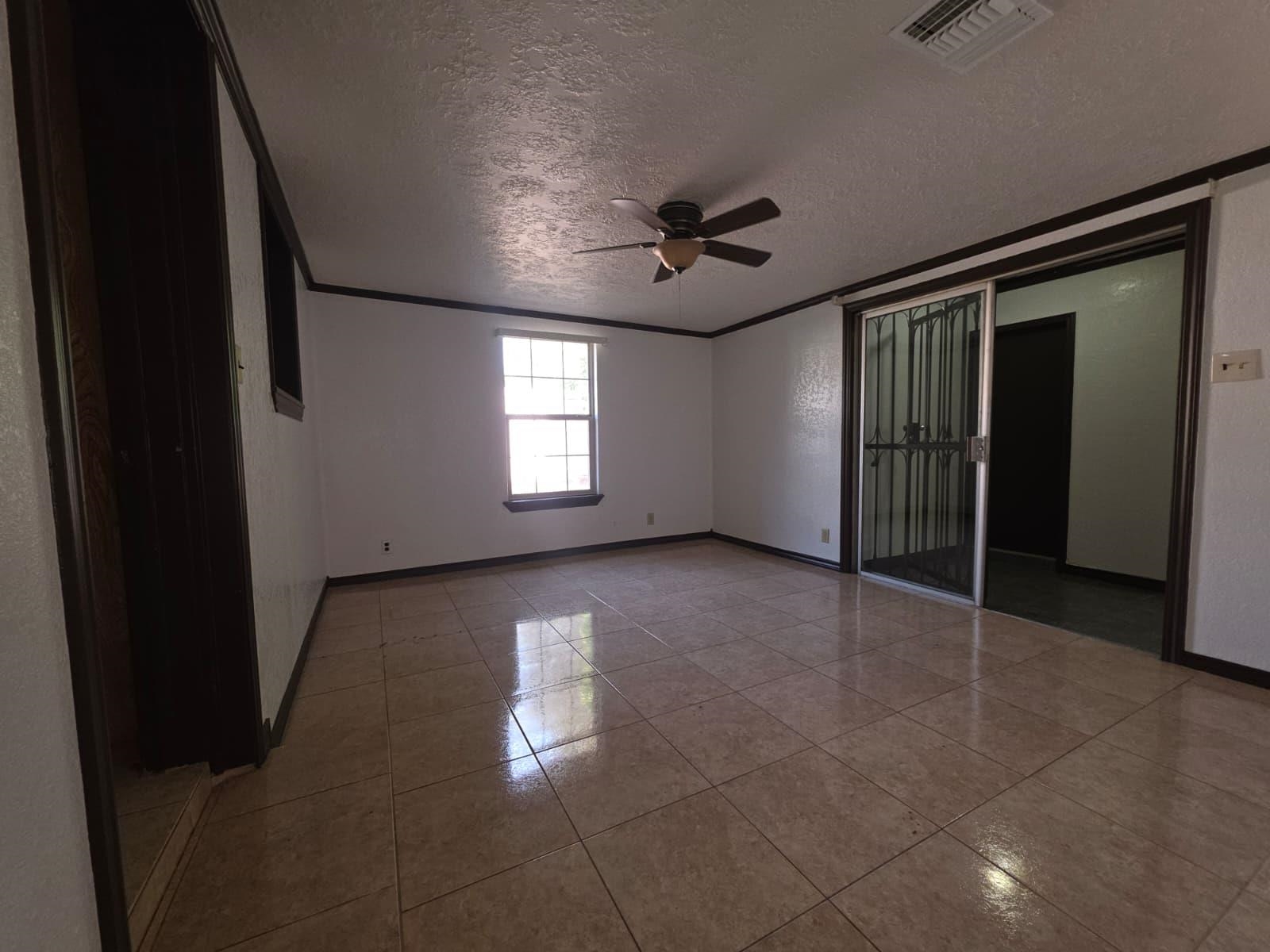 2420 Stewart St Property Photo 7