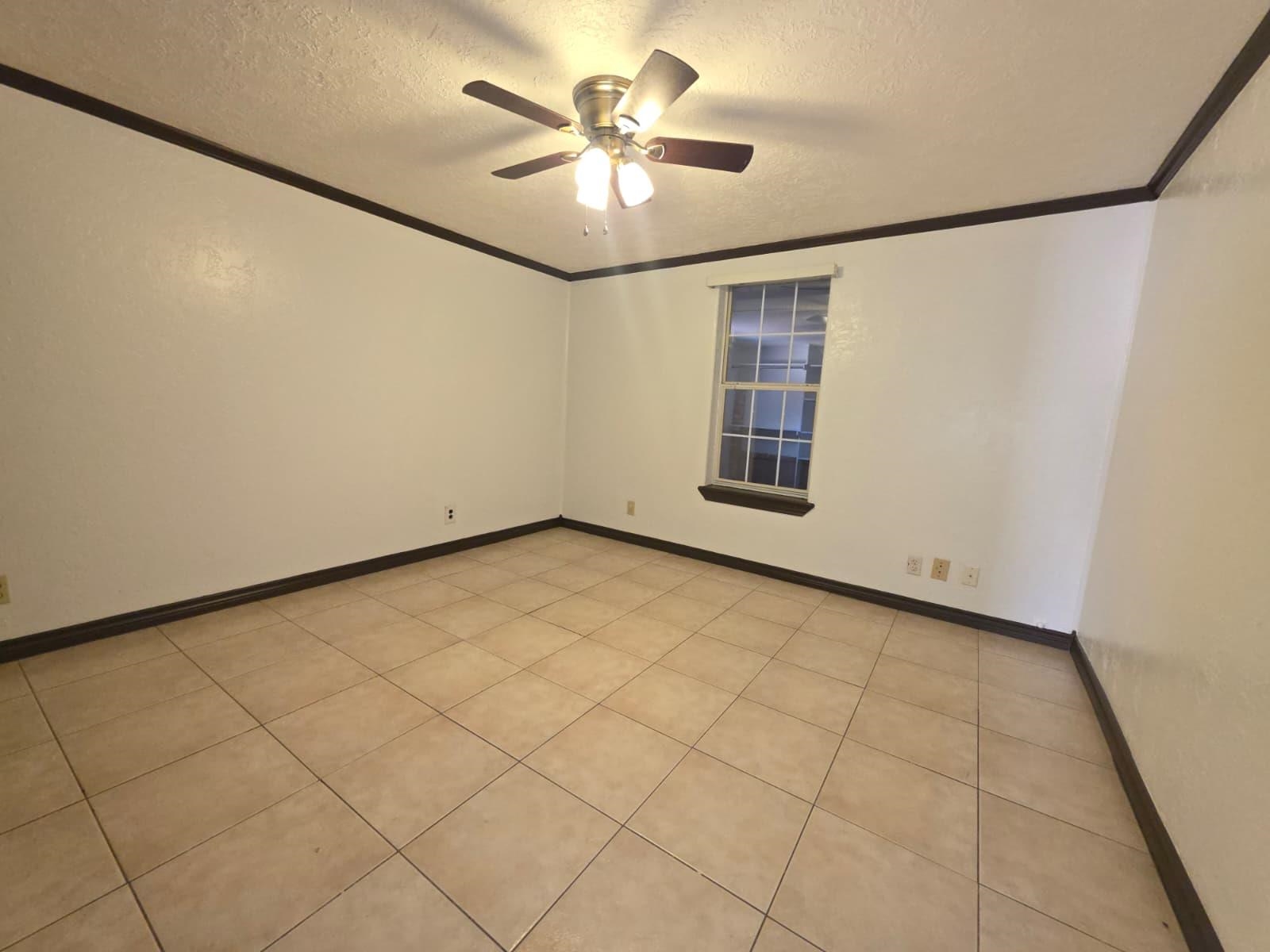 2420 Stewart St Property Photo 9
