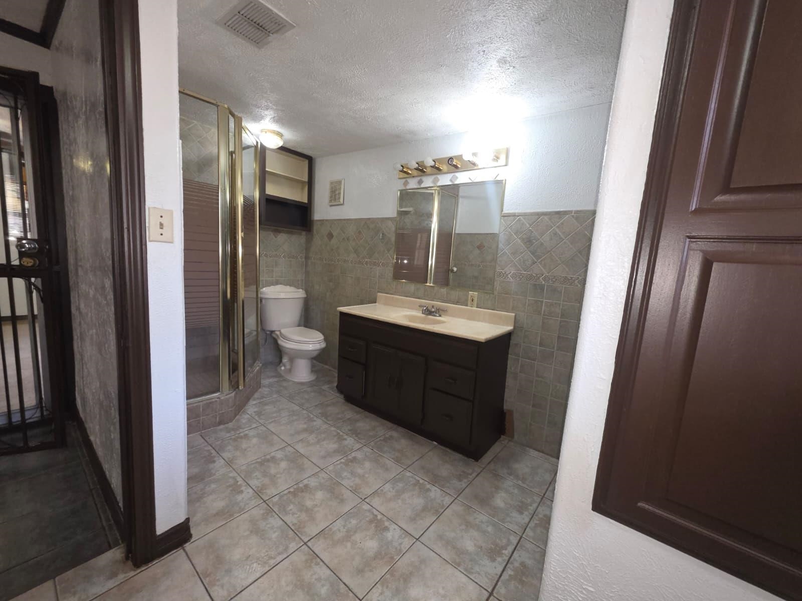2420 Stewart St Property Photo 13