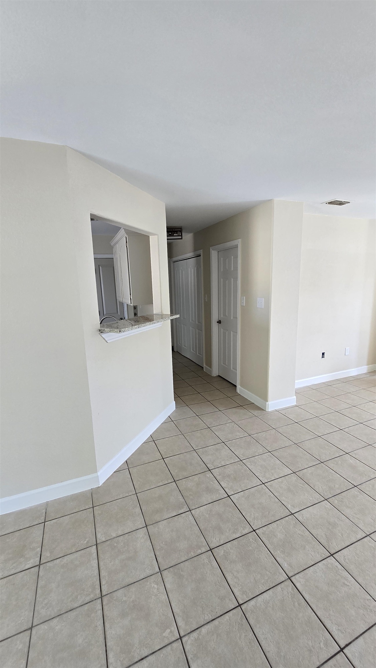 1136 Savannah Lp Property Photo 4