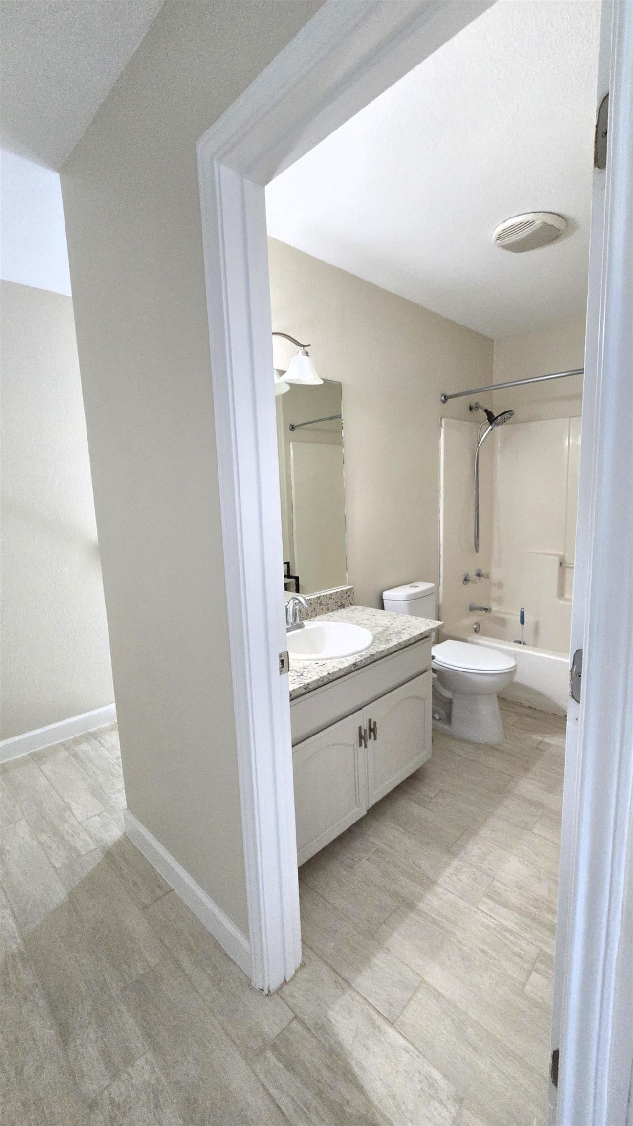 1136 Savannah Lp Property Photo 9