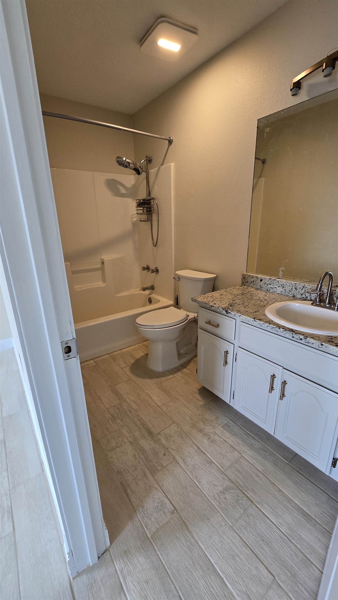 1136 Savannah Lp Property Photo 13