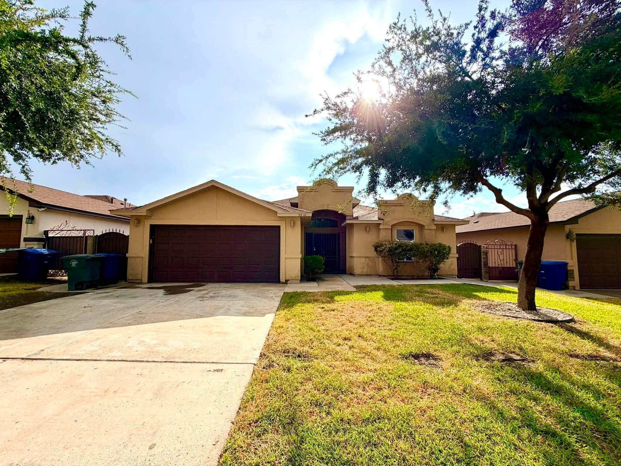 9910 Natalia Dr Property Photo 3