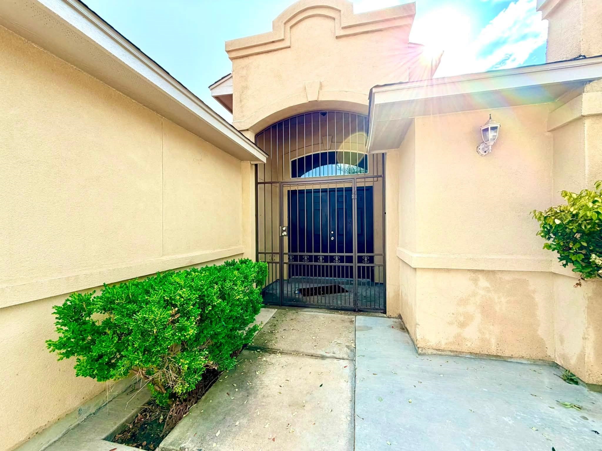 9910 Natalia Dr Property Photo 4