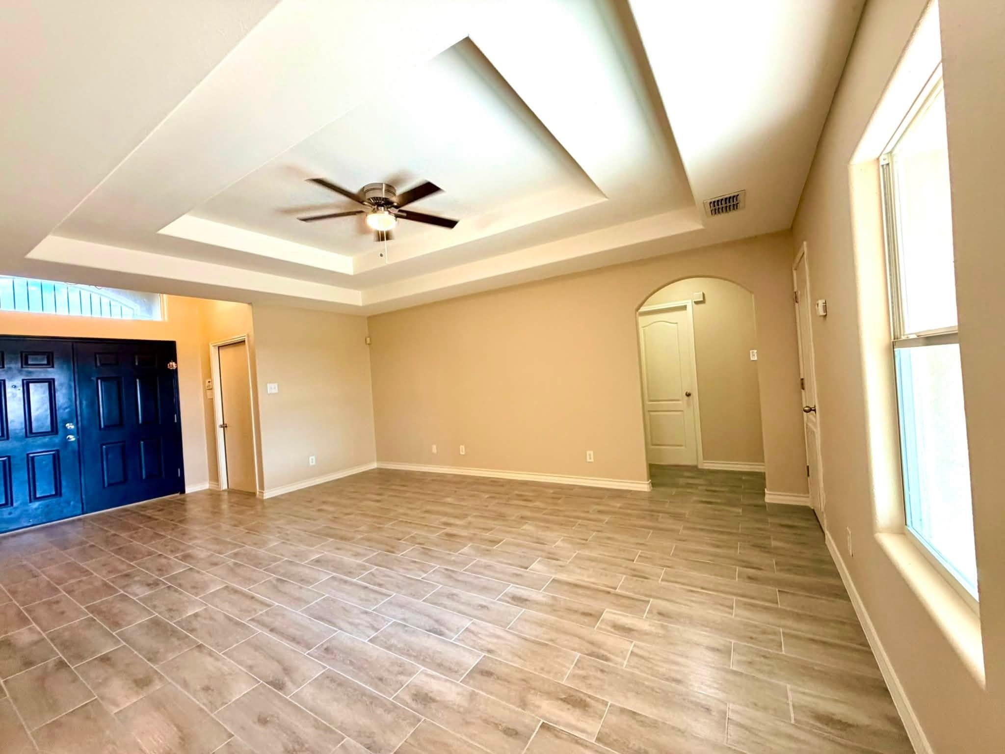 9910 Natalia Dr Property Photo 5