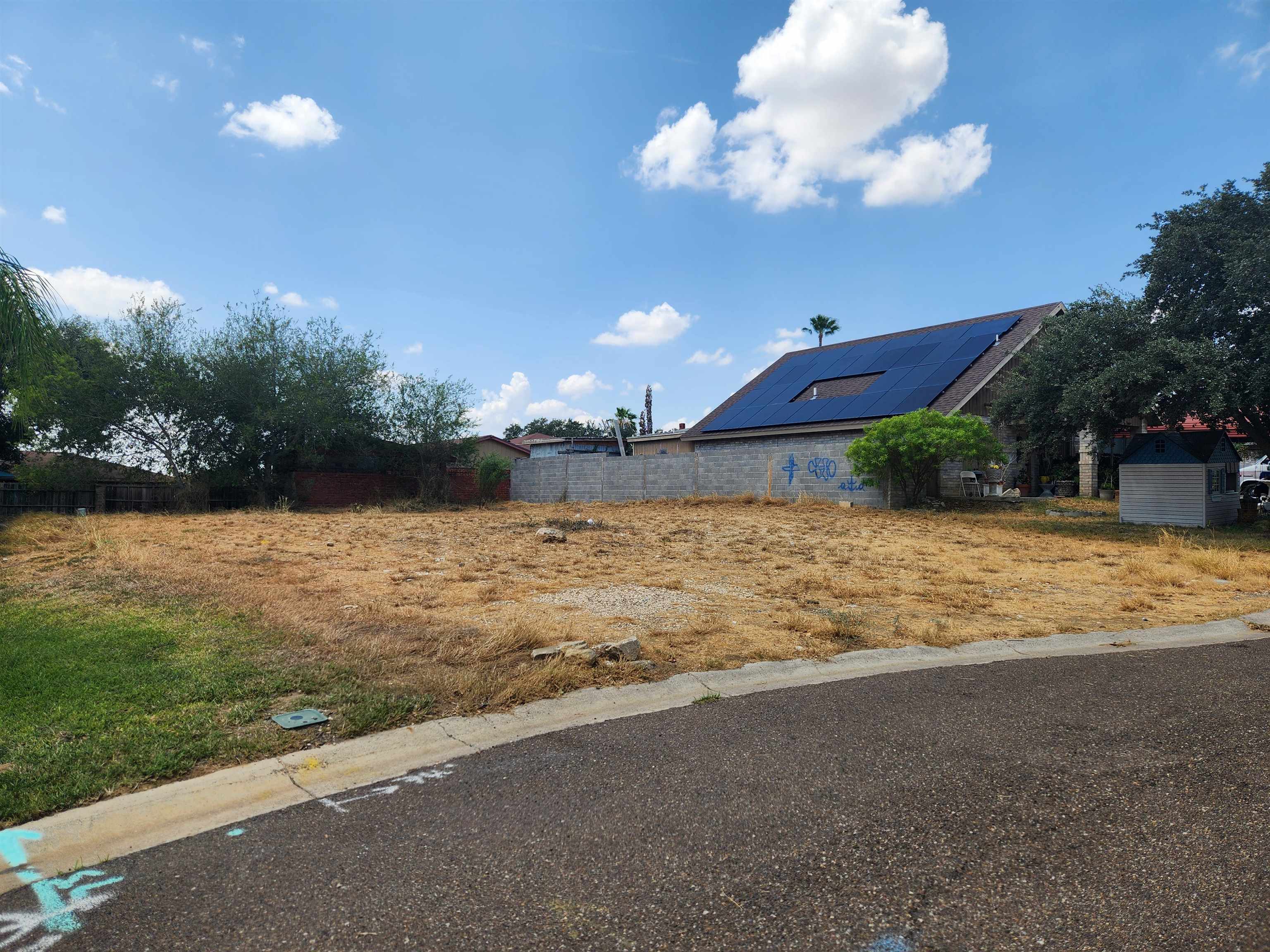 218 Daisy Ln Property Photo 4