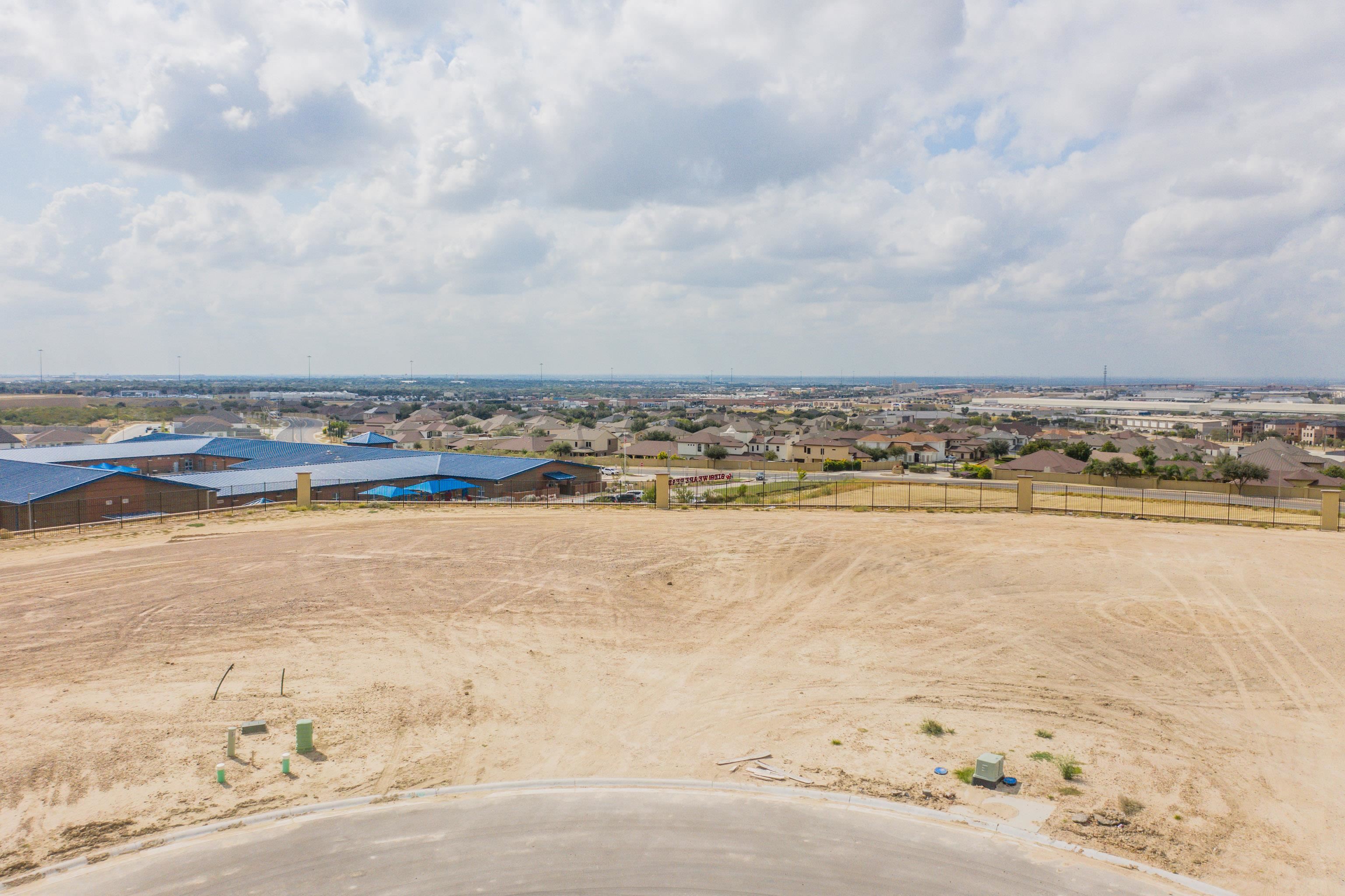 100 Panorama Dr. Property Photo 2