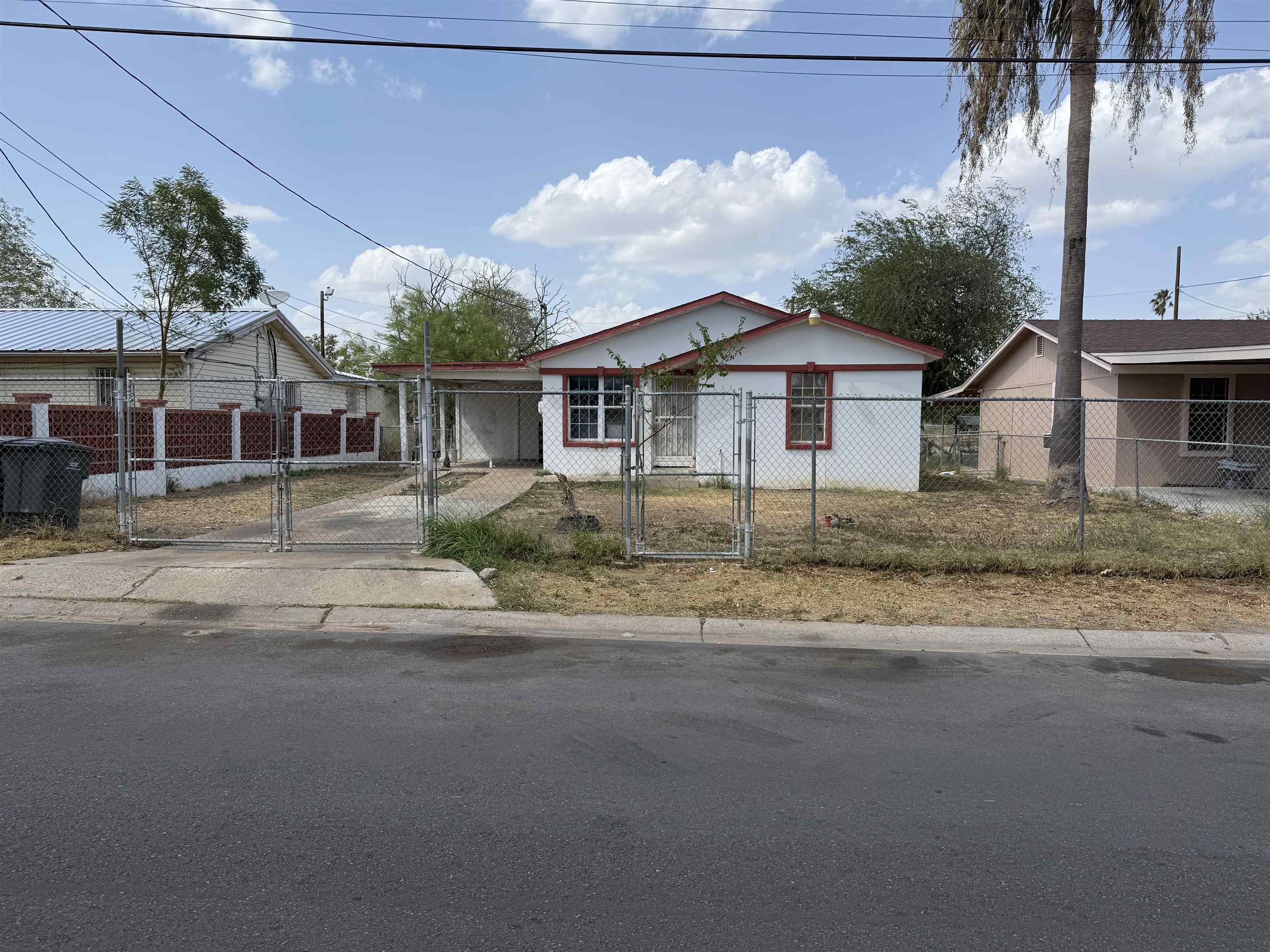 2218 E Price St Property Photo 2