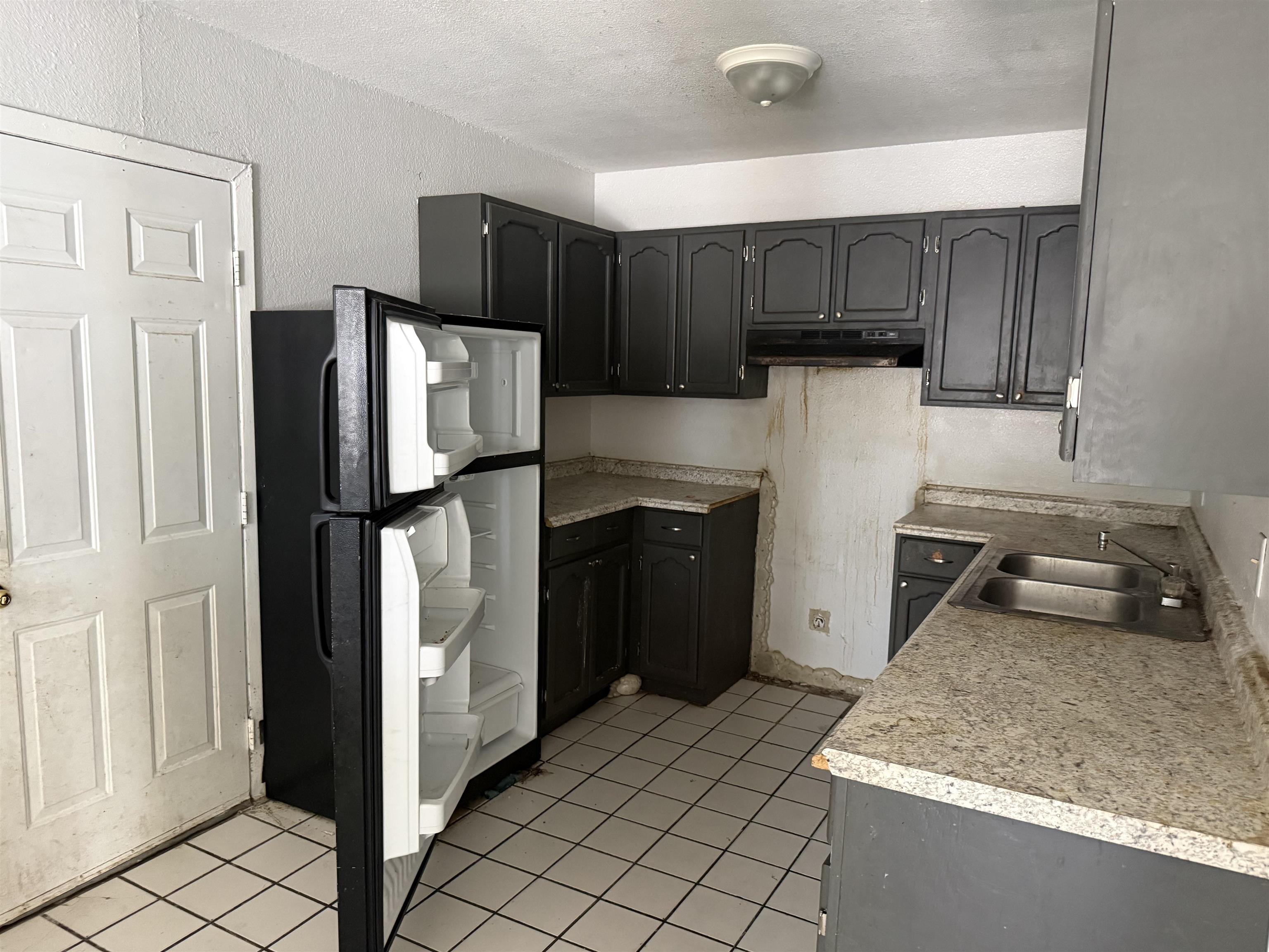 2218 E Price St Property Photo 5