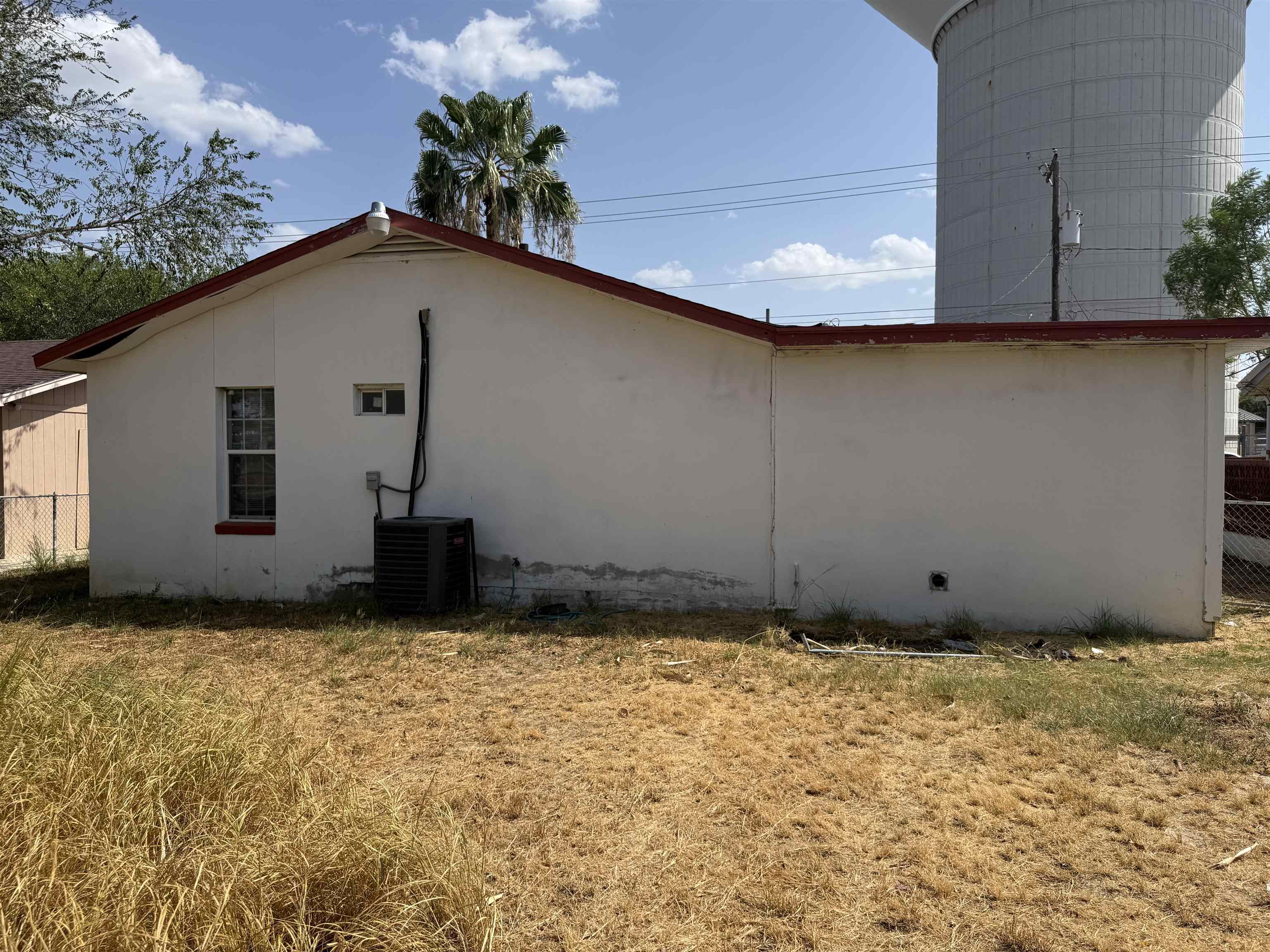 2218 E Price St Property Photo 11