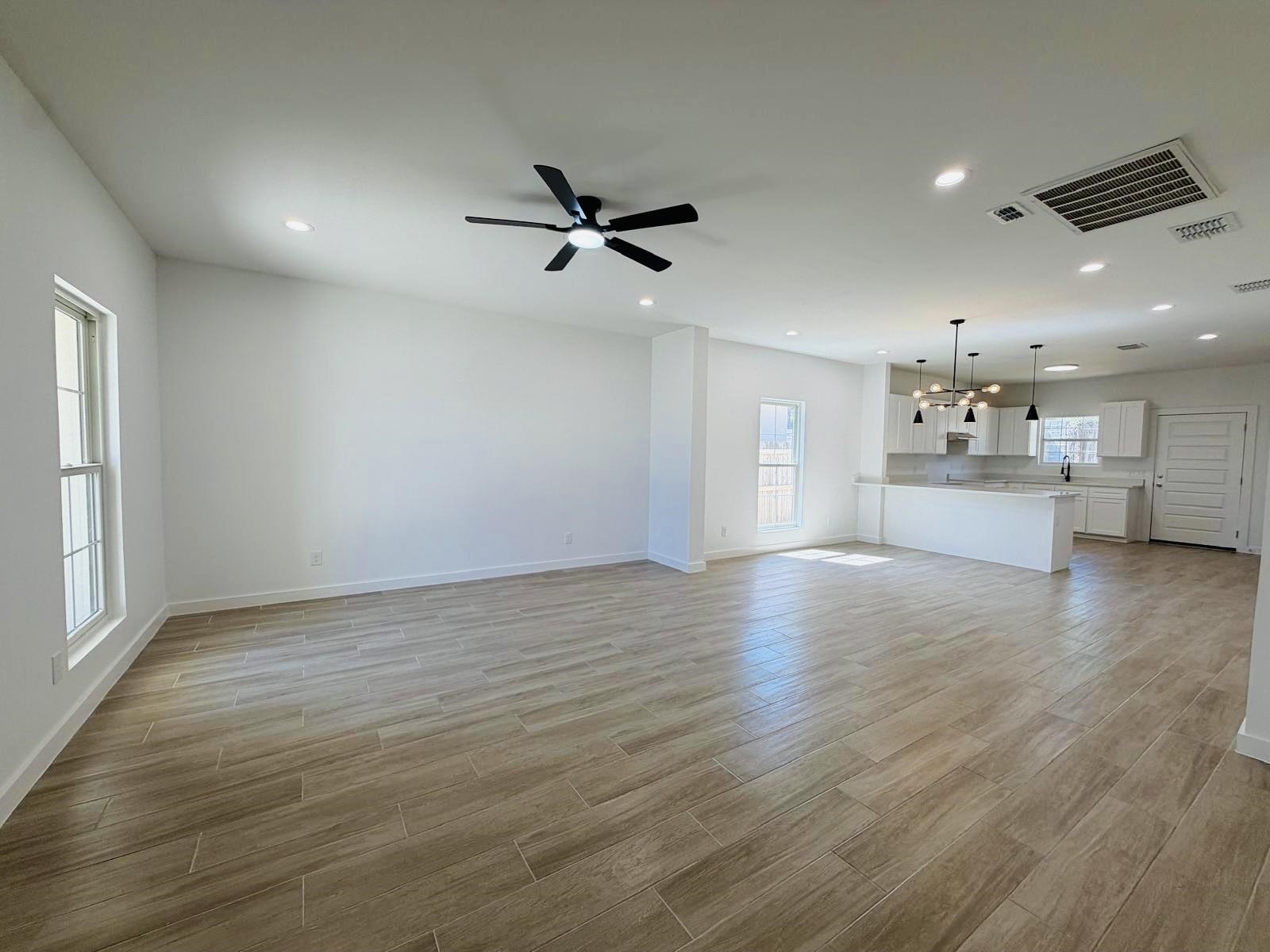 5608 Moses Lp. Property Photo 5